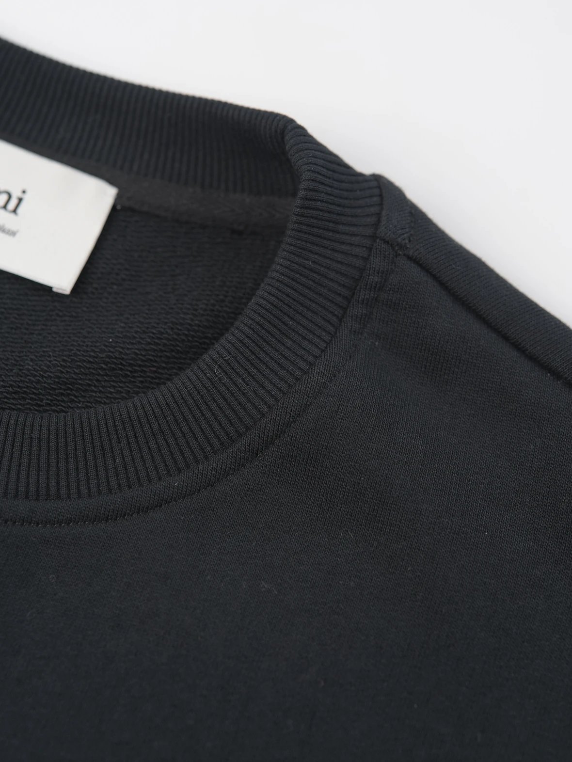 Item ID 8071 AMI spring sweatshirt - BEHRINGER Thousand Needle Embroidery Round Nec