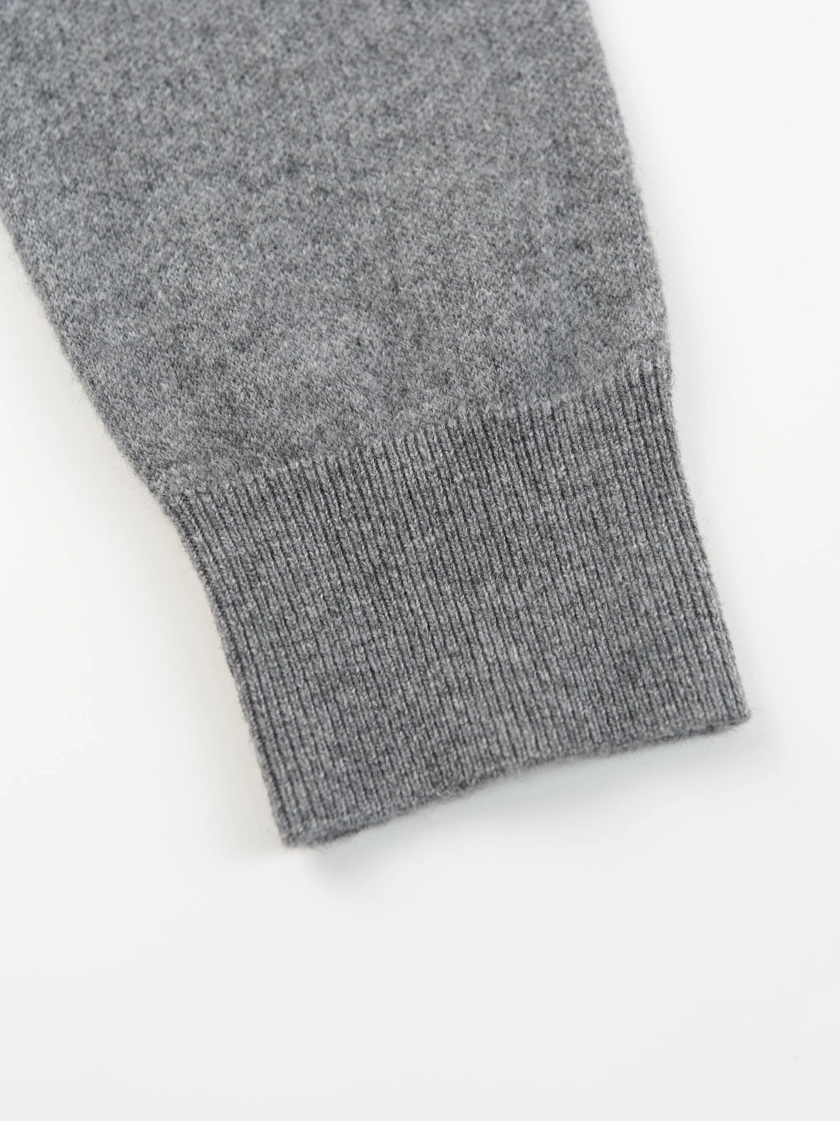 Item ID 8074 BBR Cashmere wool crew neck sweater “90% wool ➕10% Cashmere ”- Basulan