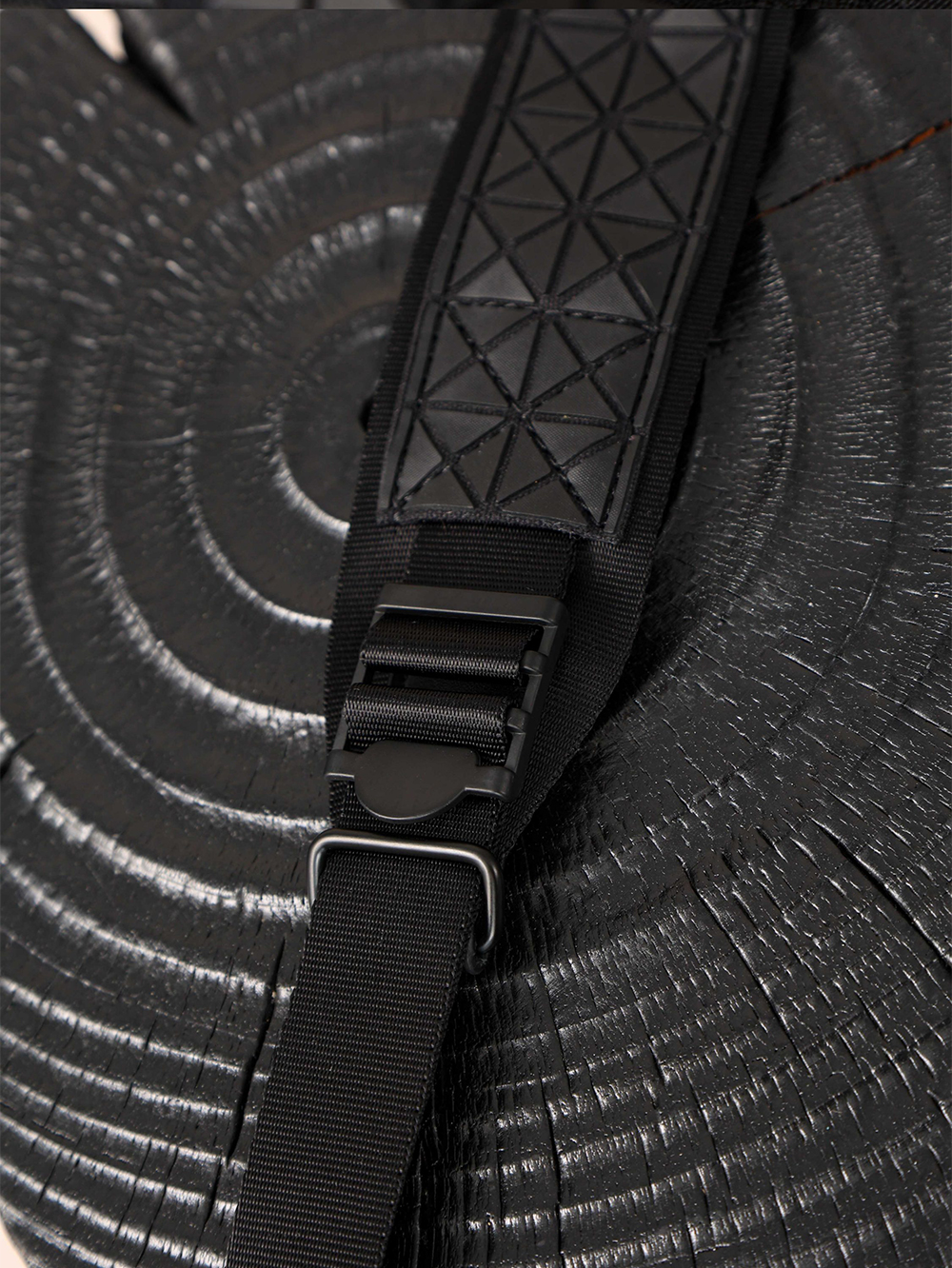 Item ID 8489 Issey Miyaki - Miyake Lifetime -2021 FW Kuro - Miyake Lingge Bag - Tor