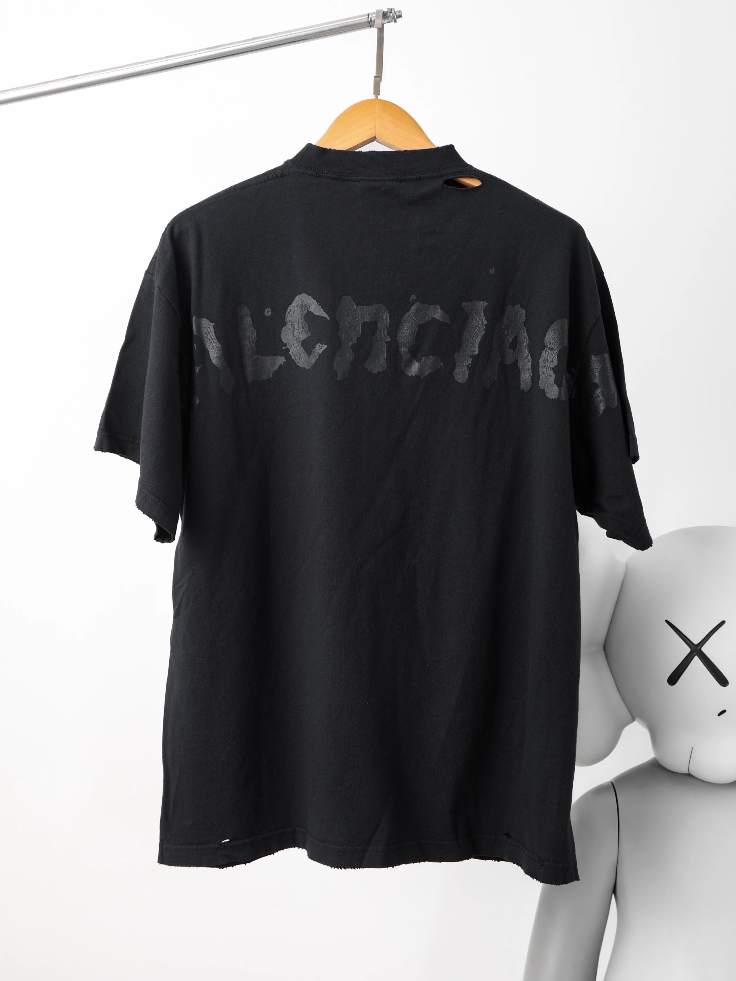 Item ID 8282 Balenc1aga- Paris -2025ss- Embossed Ink Mountain Oil Painting Letters