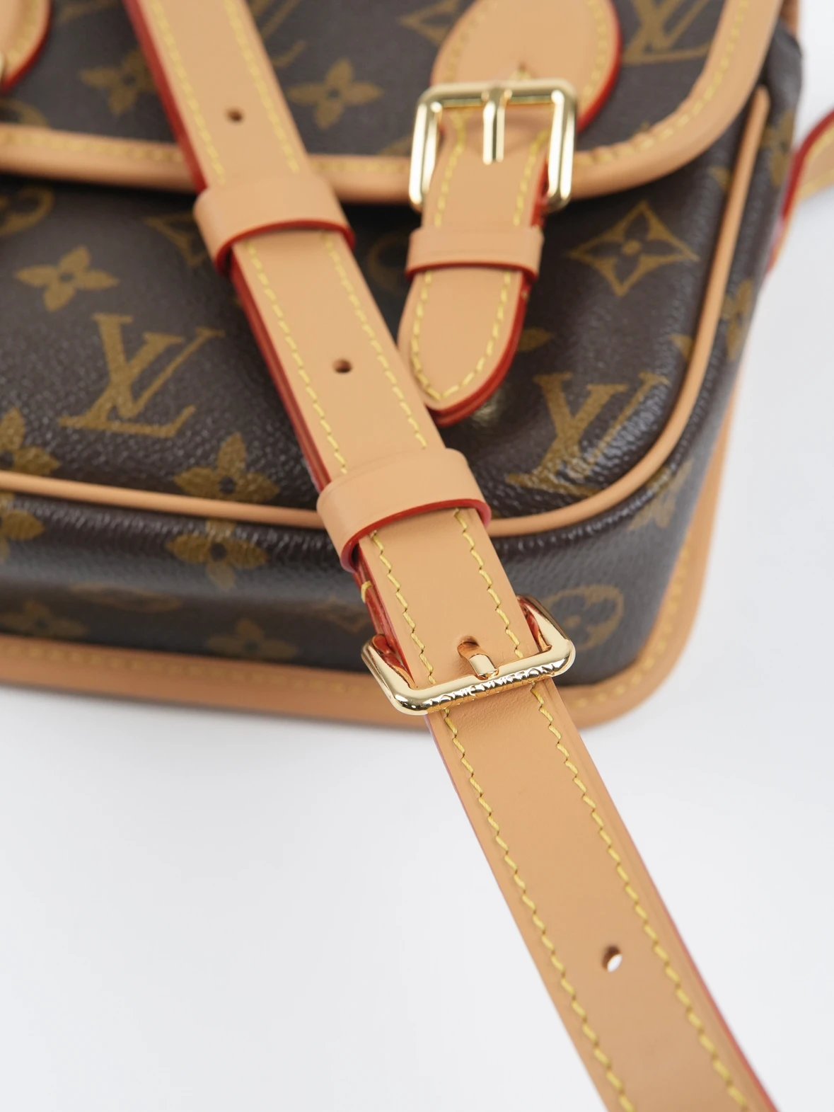 Item ID 8447 Archive _Personal Cardboard - Custom Leather_ Dazzling Metal Piece Mag