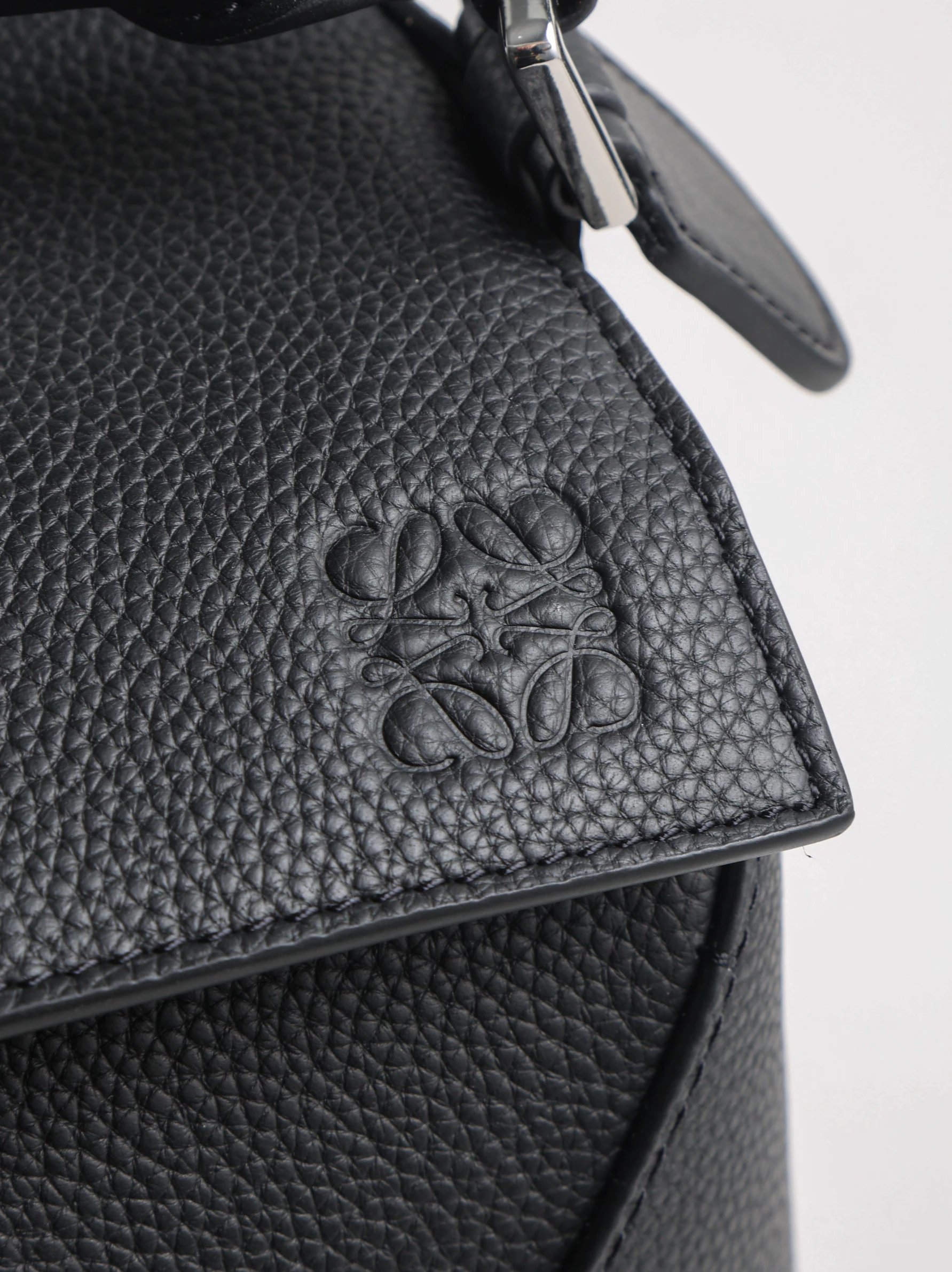 Item ID 8494 L0EWE Roewe Classic Buzz Anagram Leather Embossed Crossbody Bag Detach