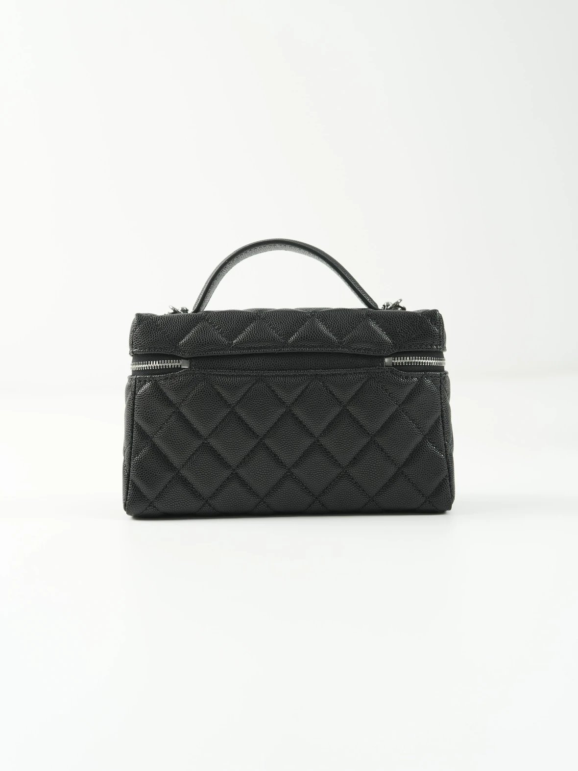Item ID 8458 CHANE1- _Exclusive Hardware Details_ 25B Star Series Brand Logo Diamon