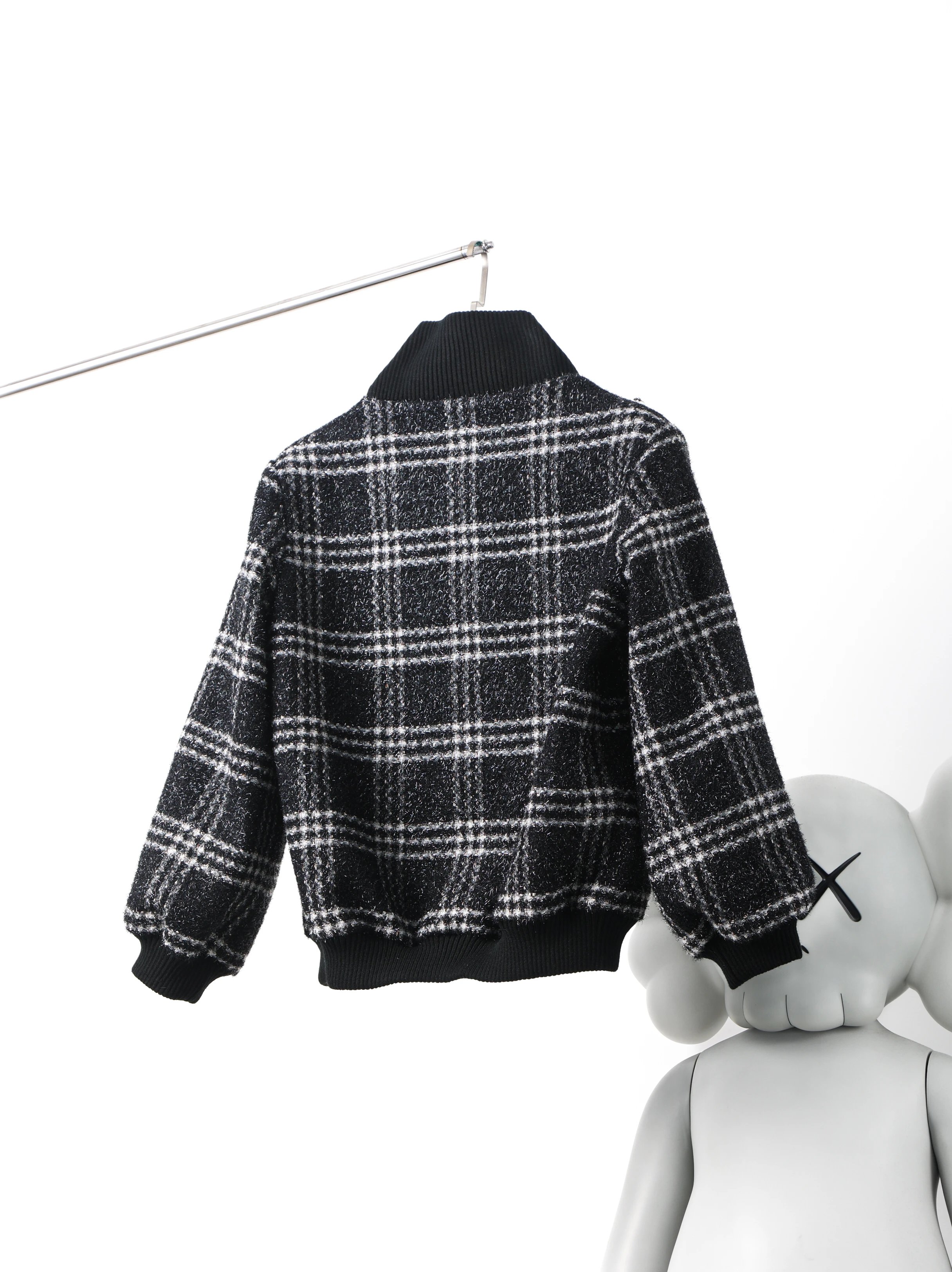 Item ID 8026 CHANE1- Chanel 22k Tweed Black and White Checkered Floral Coat - Black