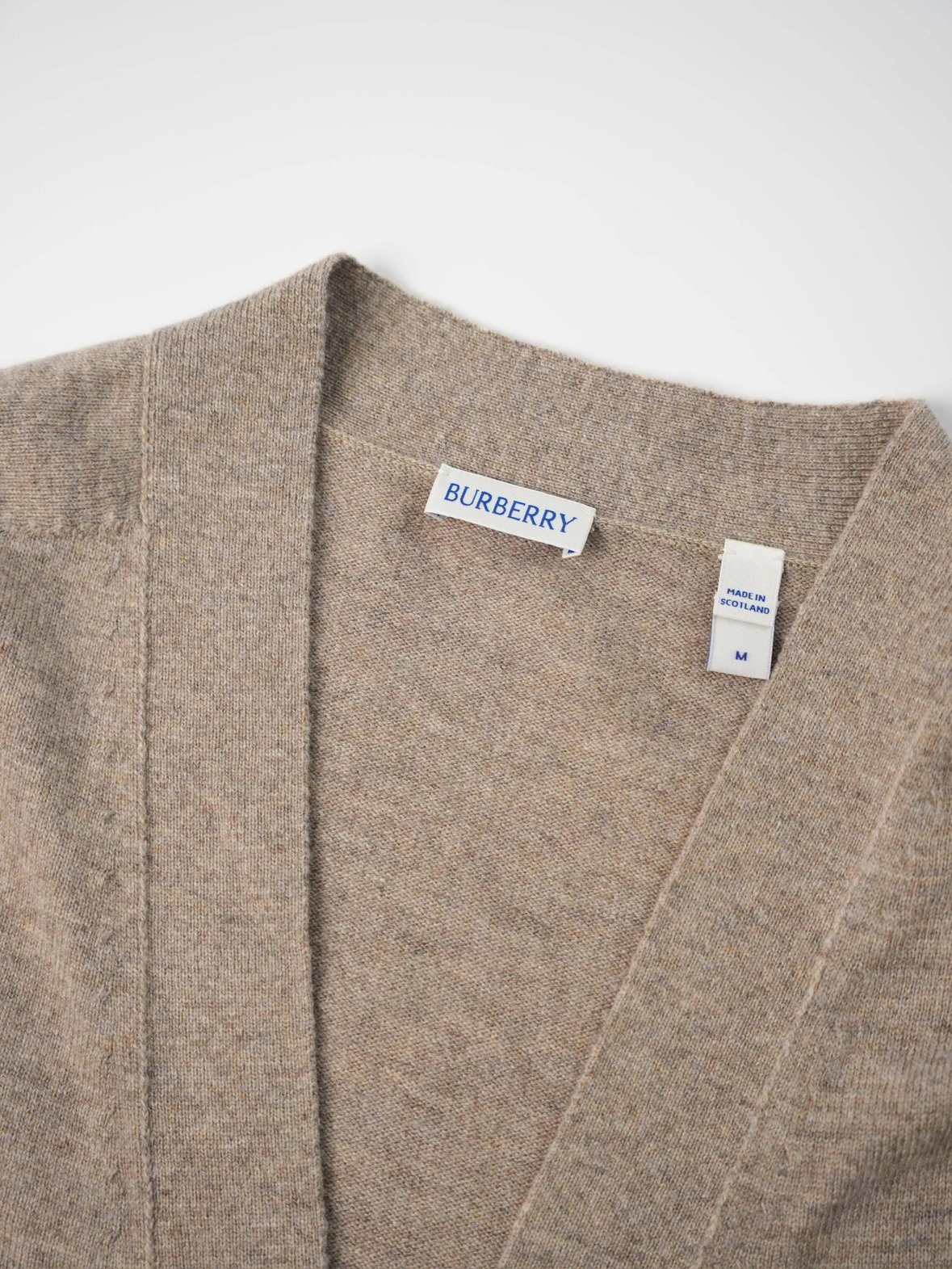 BBR embroidered signature sweater cardigan “97% cashmere ➕3% polyester