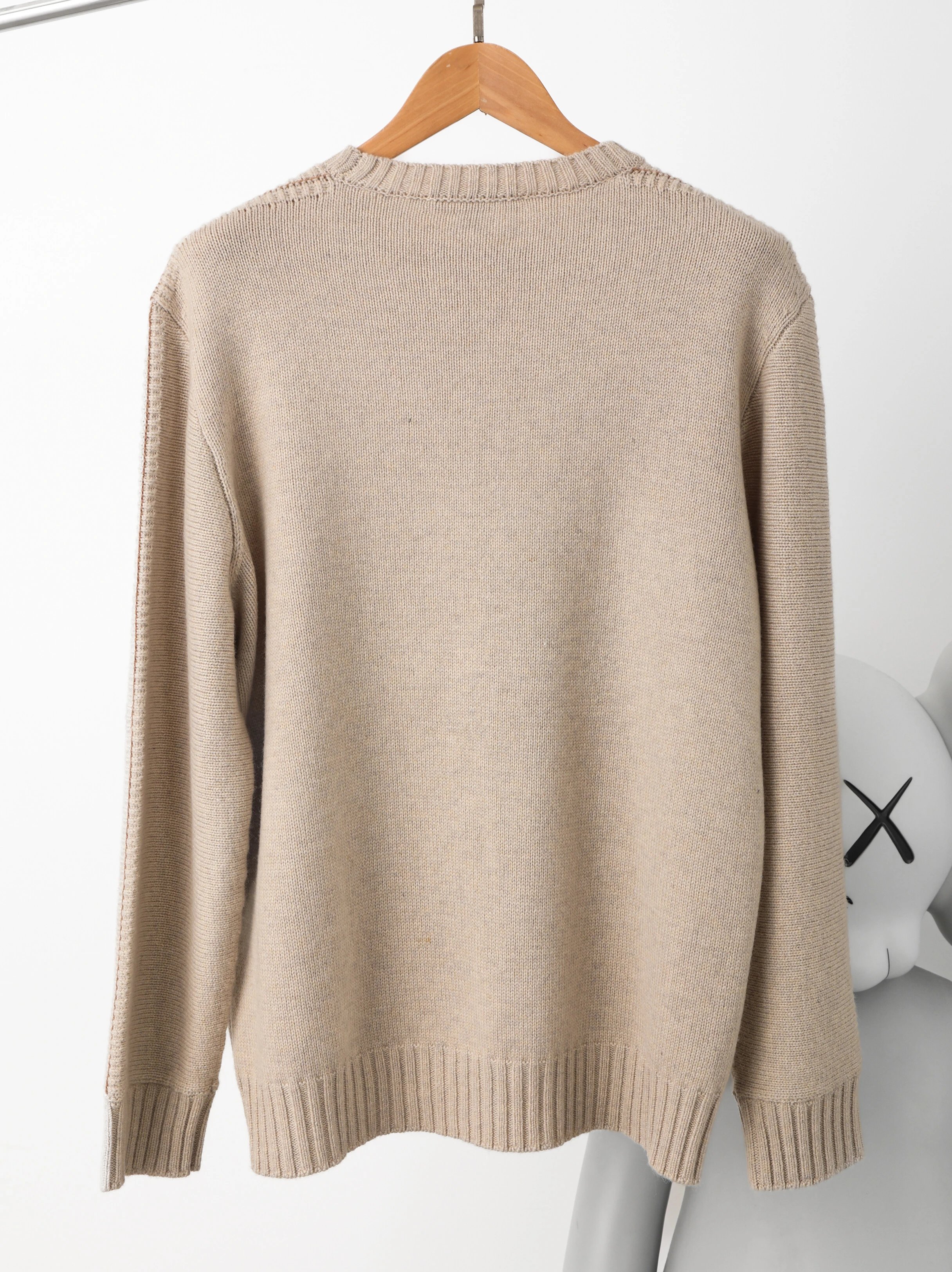 Item ID 8261 Loro-Pi@na-LP-2024ss- cashmere sweater - Warm cashmere sweater with si