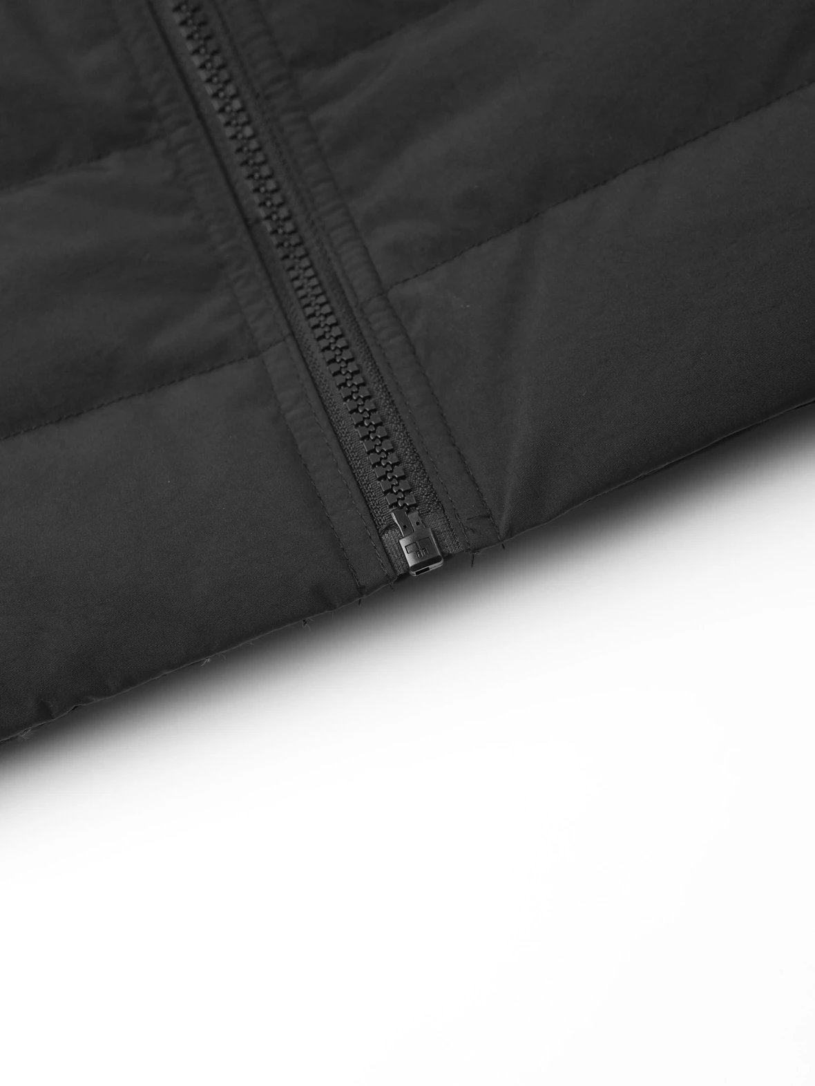 Item ID 8098 Acne SS25 Logo _National Standard 90 White Duck Down_ Solid Color Zipp