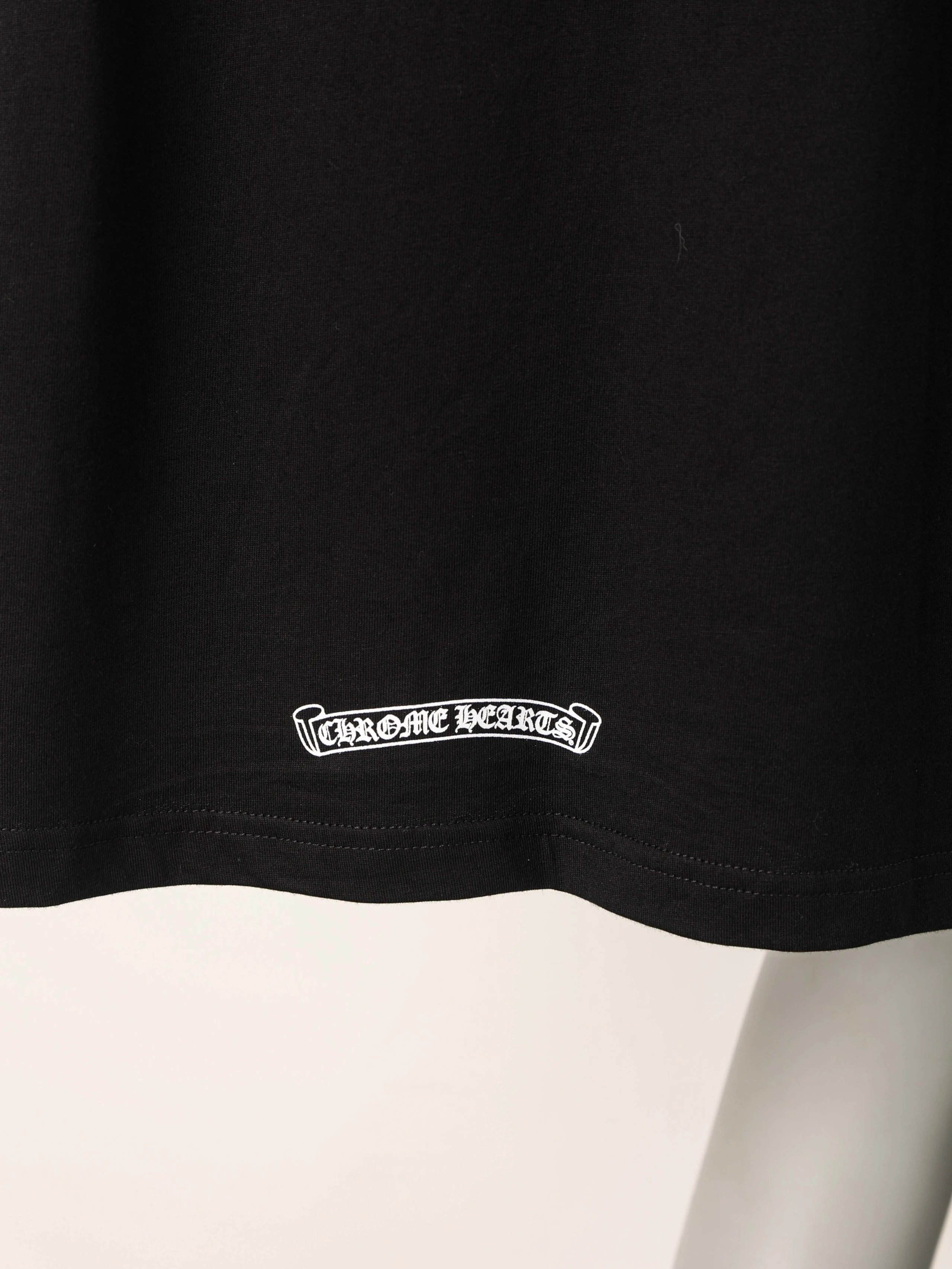 Item ID 8305 Chrome-Hearts- Crow heart -2025ss- Sanskrit letter printed short sleev