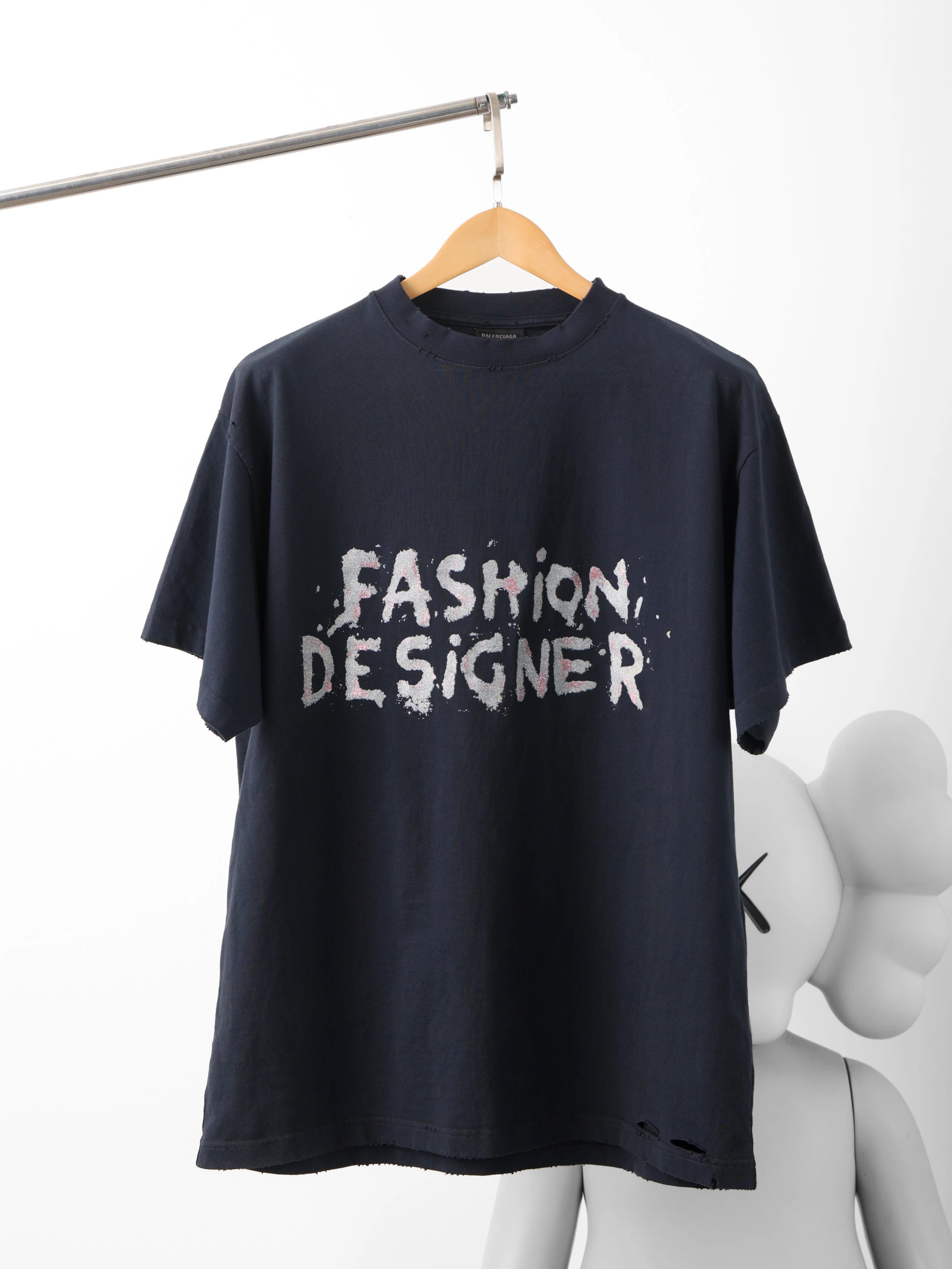 Item ID 8279 Balenc1aga - Paris-2025s - Sparkling Ink Graffiti Letter Printed Short