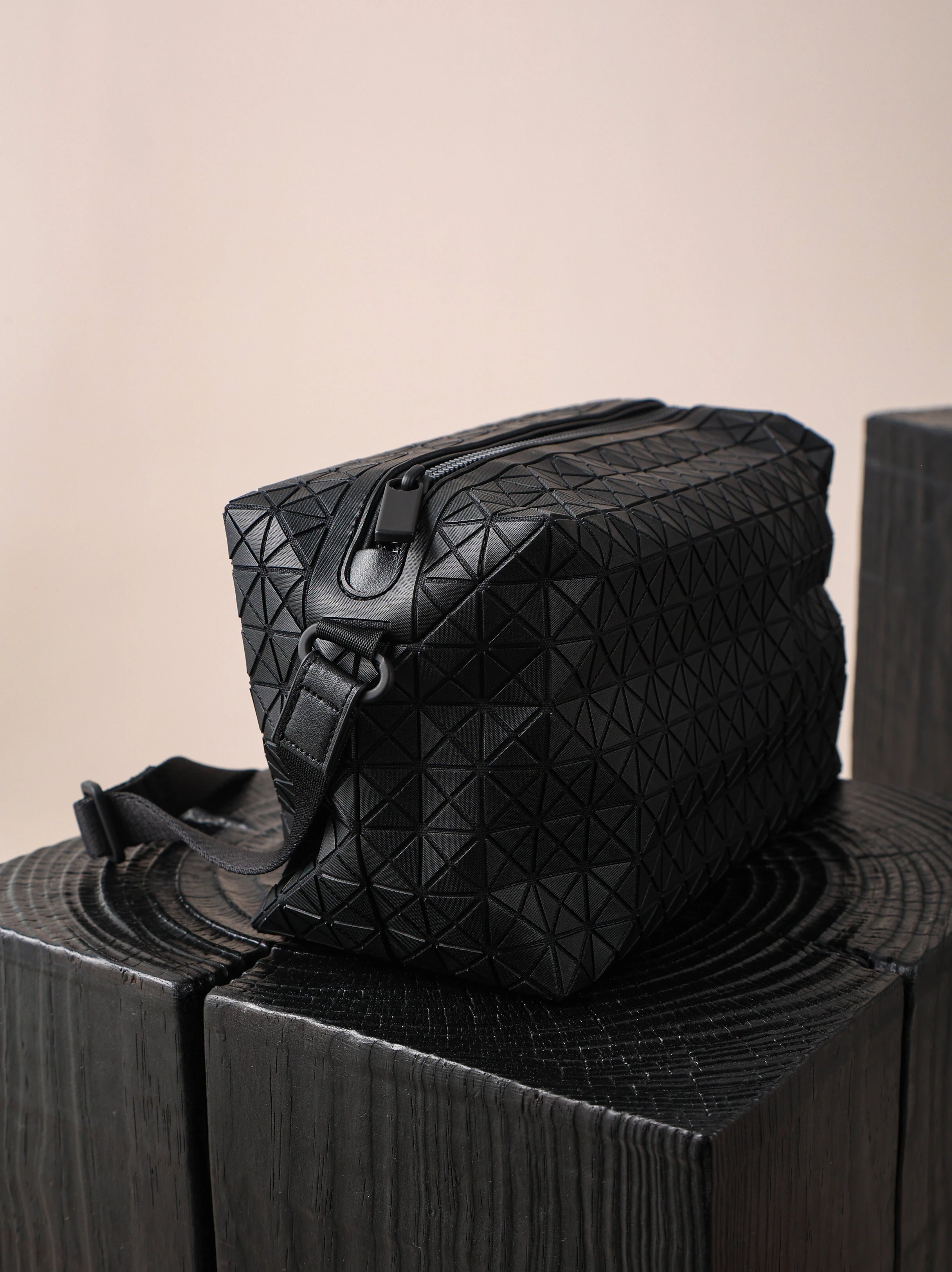 Item ID 8490 Issey-M1yaki- Issey Miyake -Kuro-saddle-PVC diamond camera bag - Matte