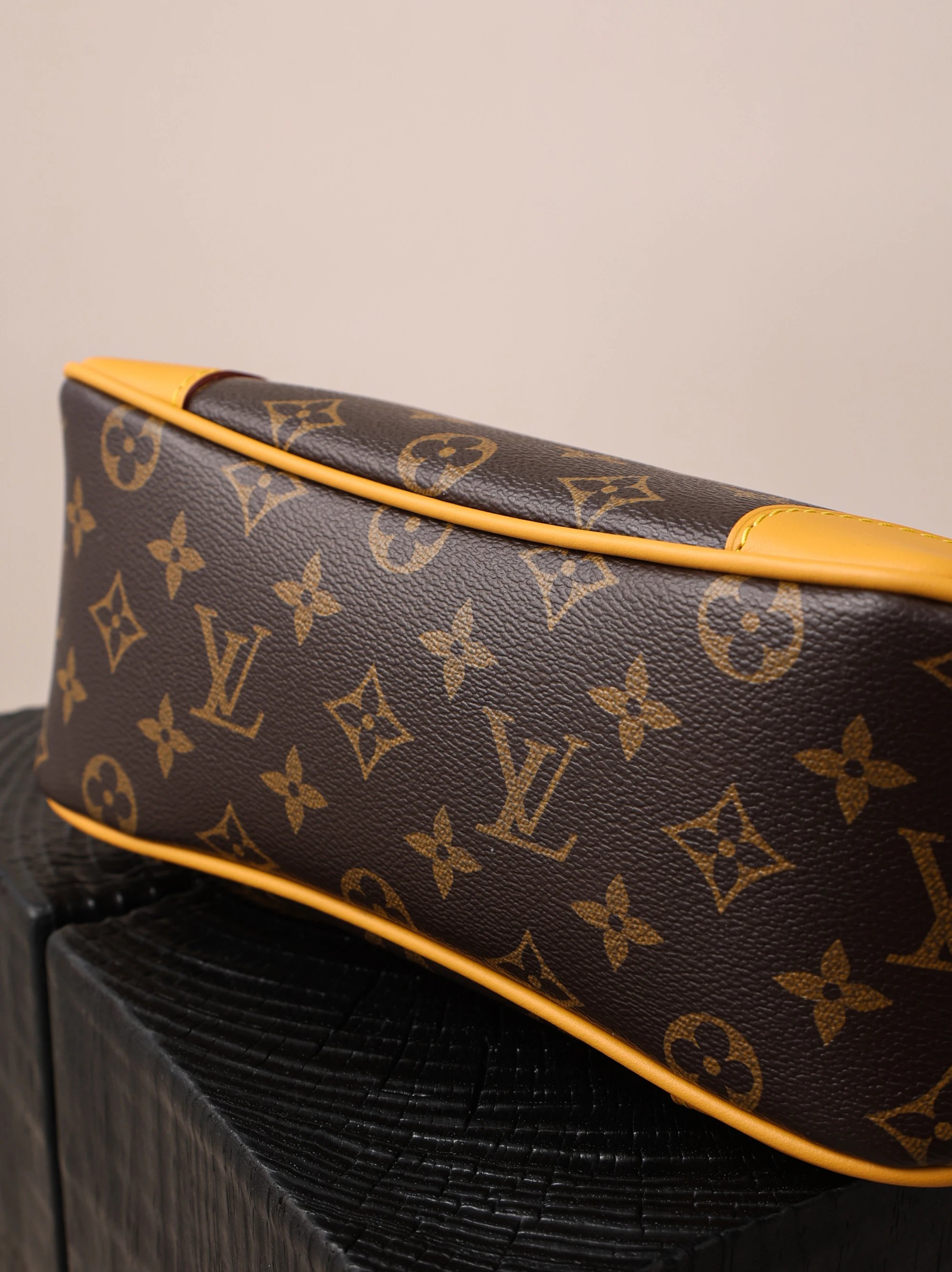 Item ID 8484 Haute Couture -2021ss - Classic Old Flower Series - Bull Horn Shoulder