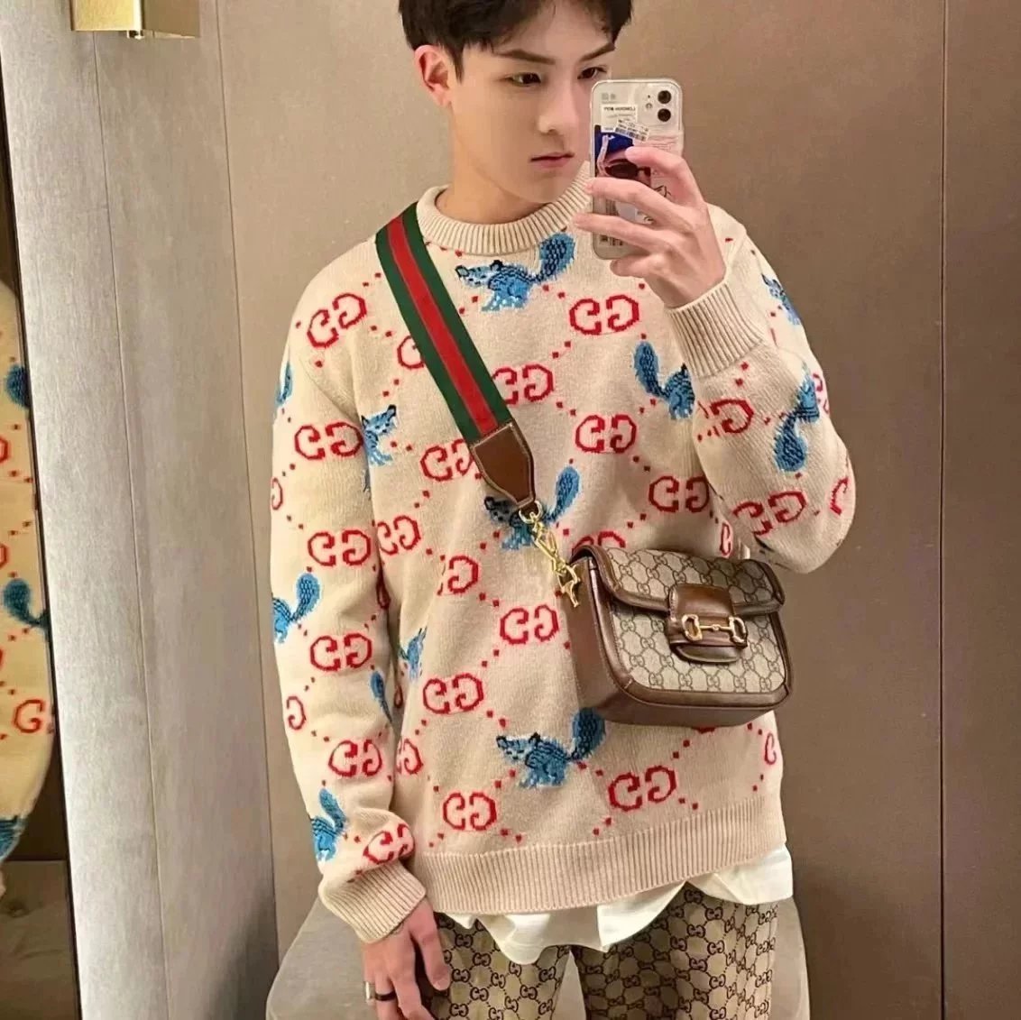 Item ID 8462 Correct oil edge - Needle car details _- GC floral saddle bag - Horseb