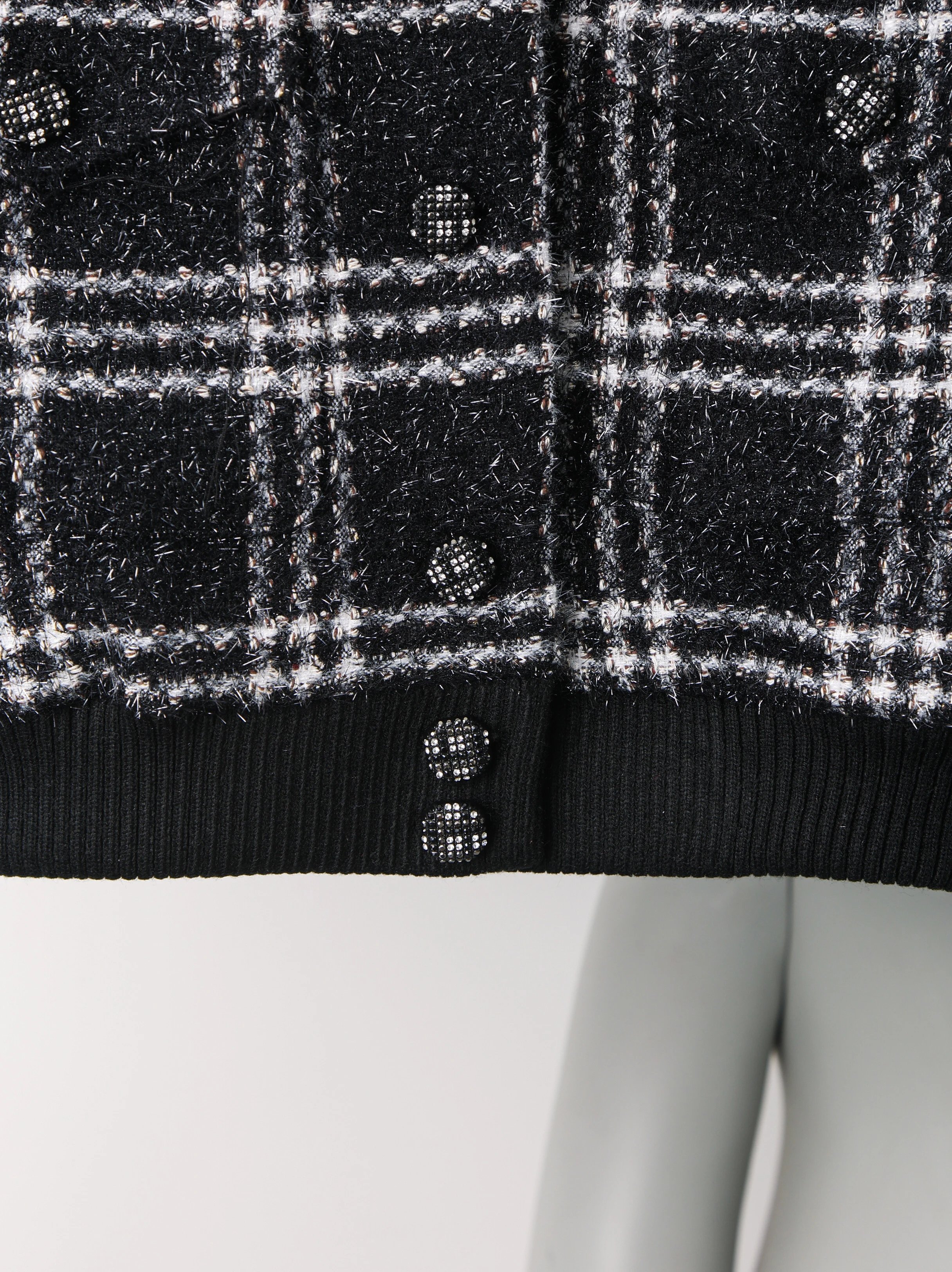 Item ID 8026 CHANE1- Chanel 22k Tweed Black and White Checkered Floral Coat - Black