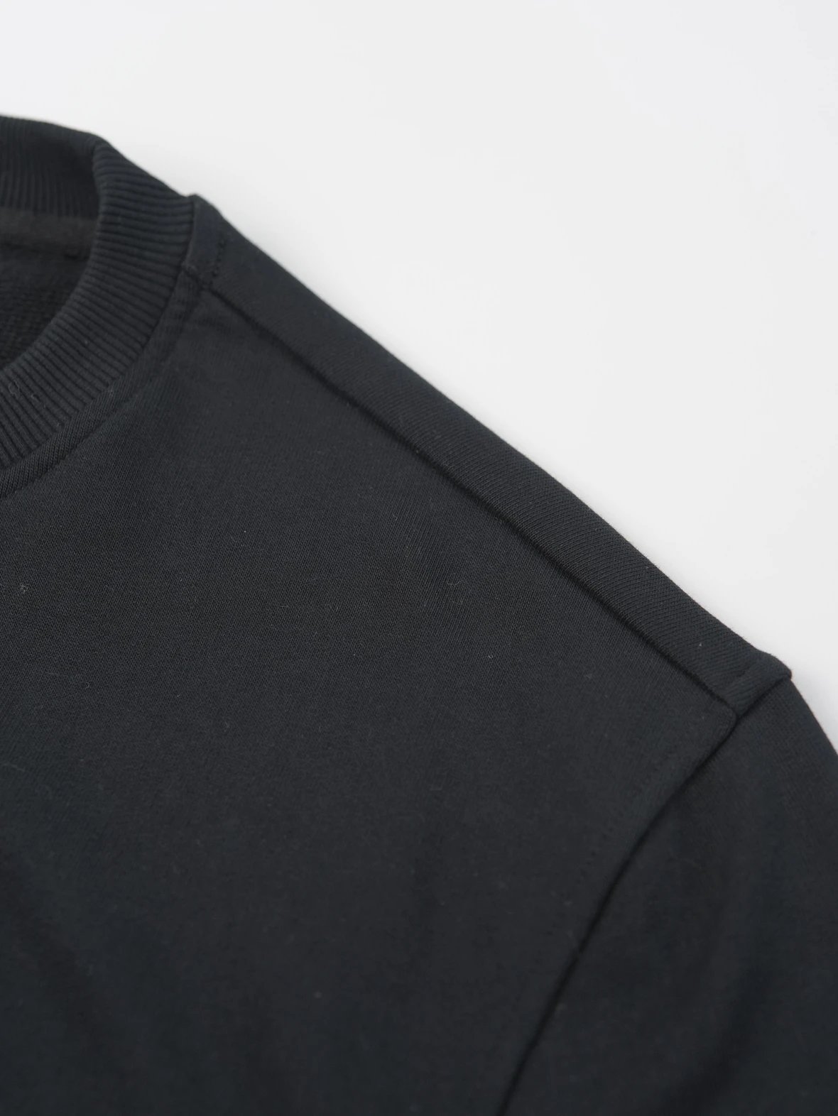 Item ID 8071 AMI spring sweatshirt - BEHRINGER Thousand Needle Embroidery Round Nec