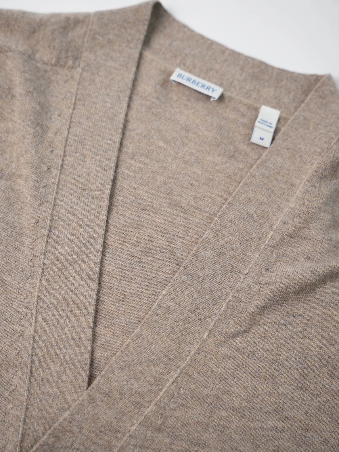 BBR embroidered signature sweater cardigan “97% cashmere ➕3% polyester