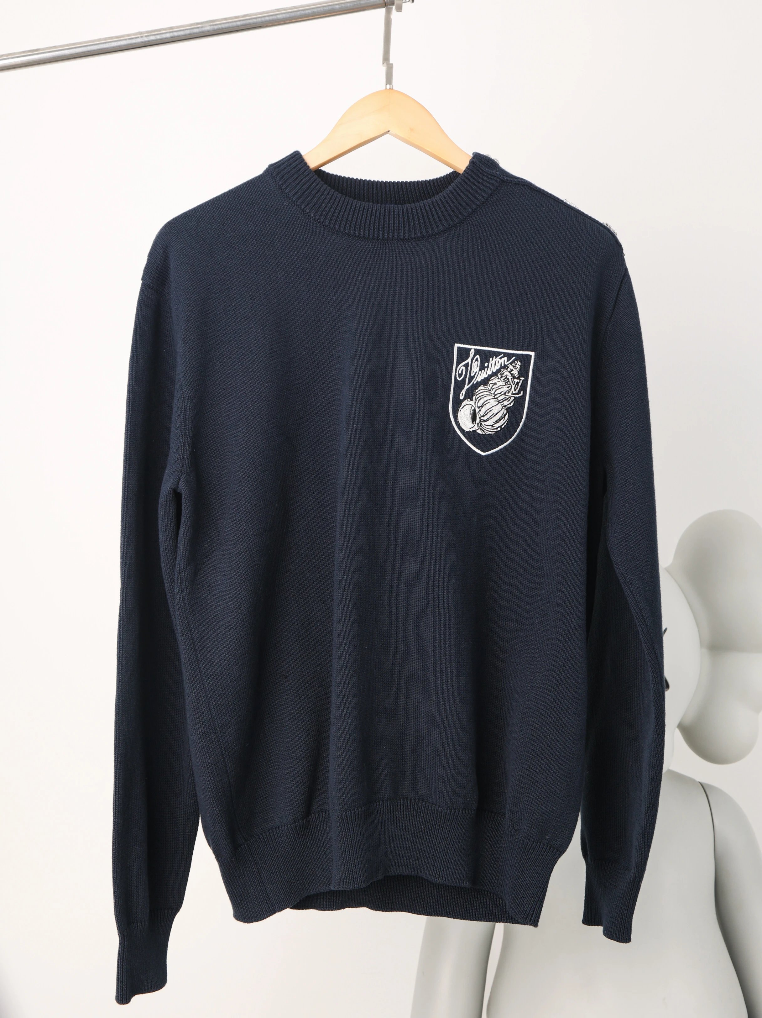 Item ID 8246 Advanced customization - Same style as Wang Jiaer - Navy conch embroid