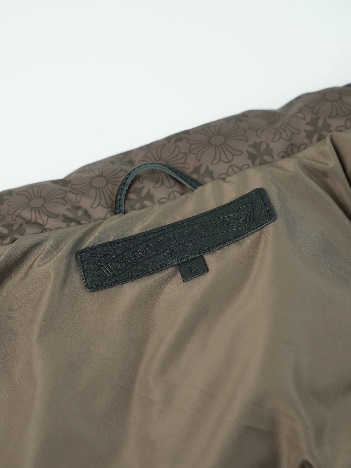 Item ID 8110 Crow heart CH full print logo“90 white duck down ”“ Exclusive distress