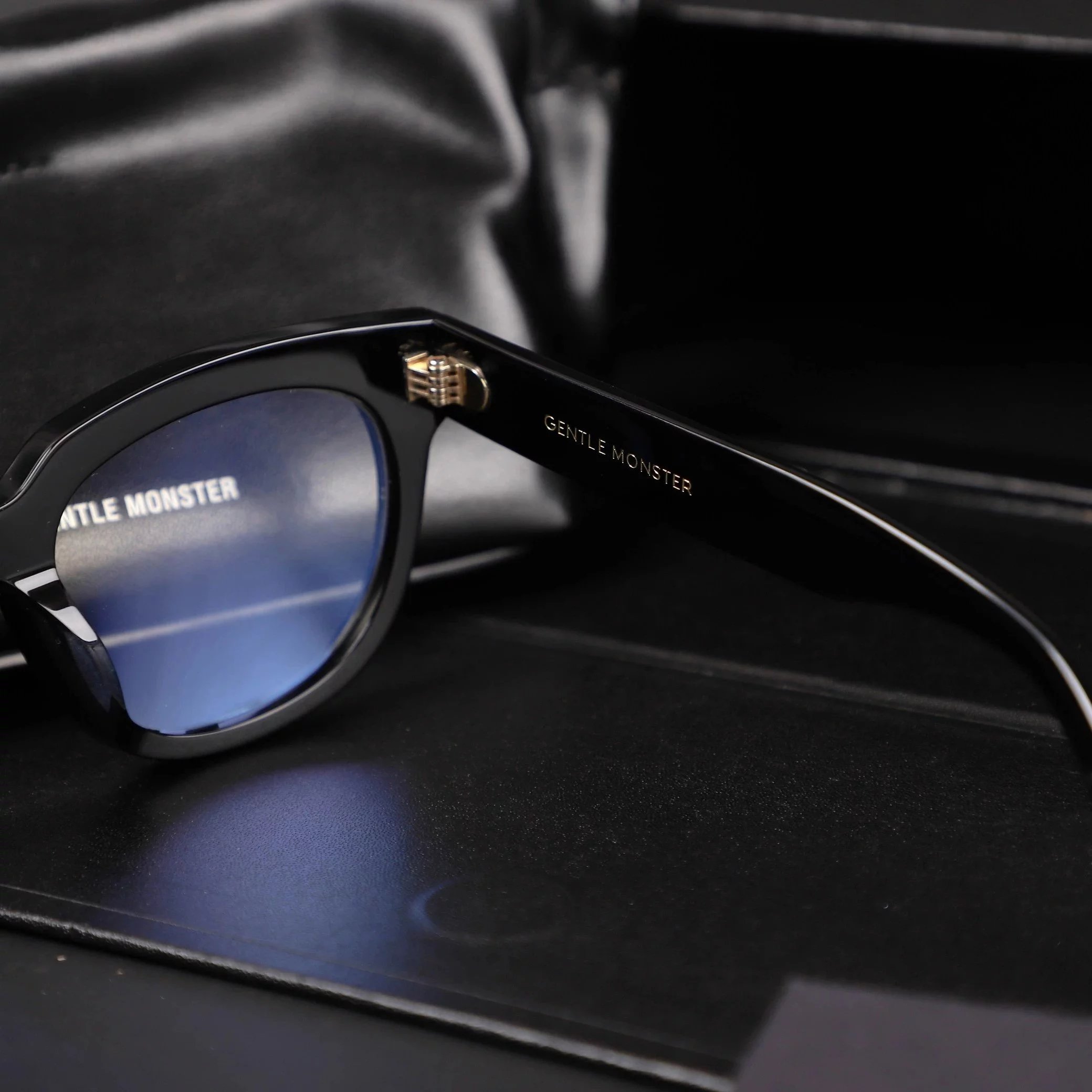 Item ID 8414 Two options - _Gentleman Monster_ - UNA.C-UNA.CN sheet Zeiss flat lens