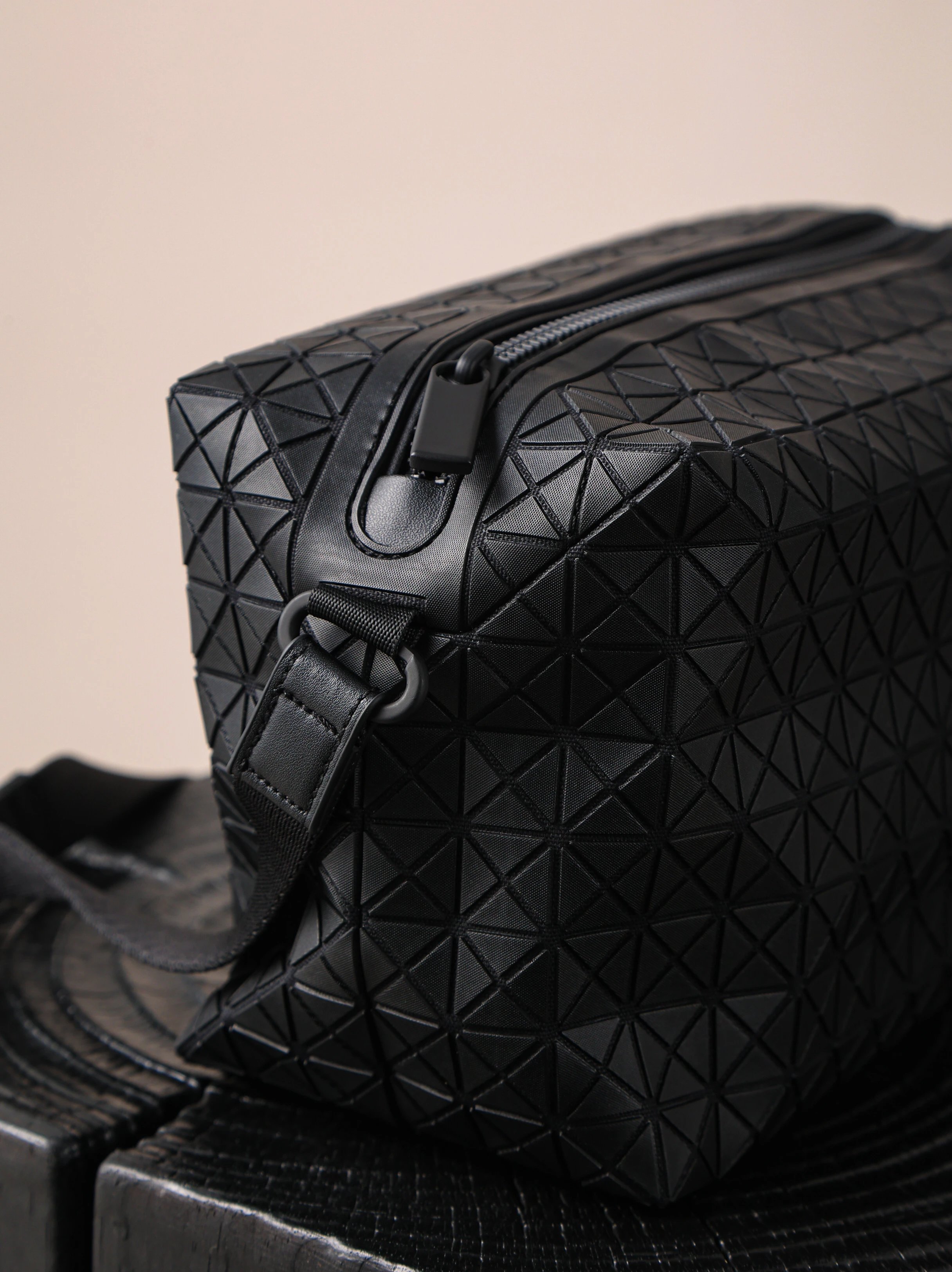 Item ID 8490 Issey-M1yaki- Issey Miyake -Kuro-saddle-PVC diamond camera bag - Matte