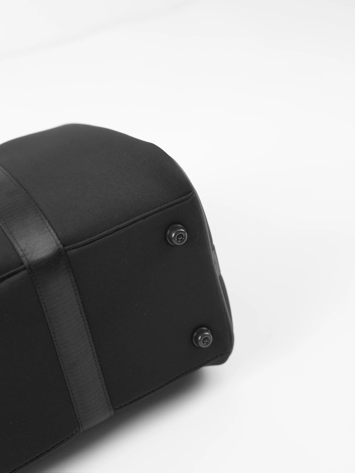 Item ID 8446 Aloyoga large capacity classic chloroprene rubber handbag luggage bag