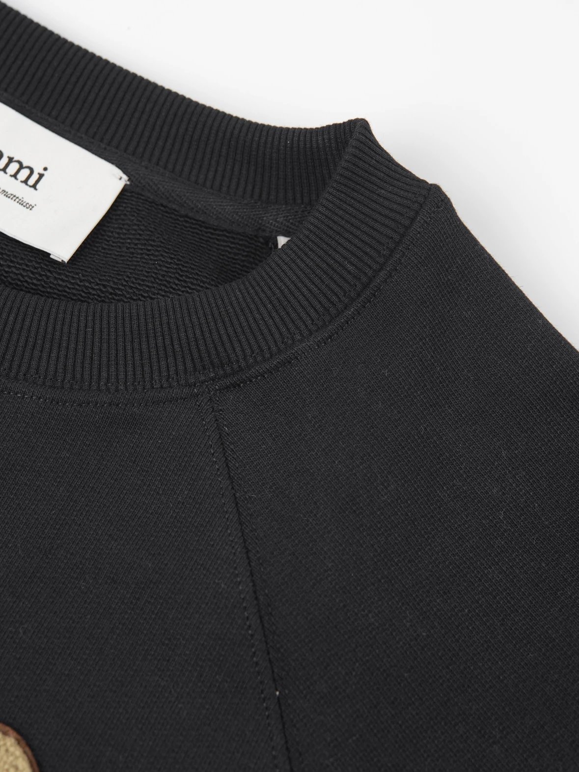 Item ID 8070 AMI solid color logo “ Correct spacer embroidery ”“ Multi-color dyeing