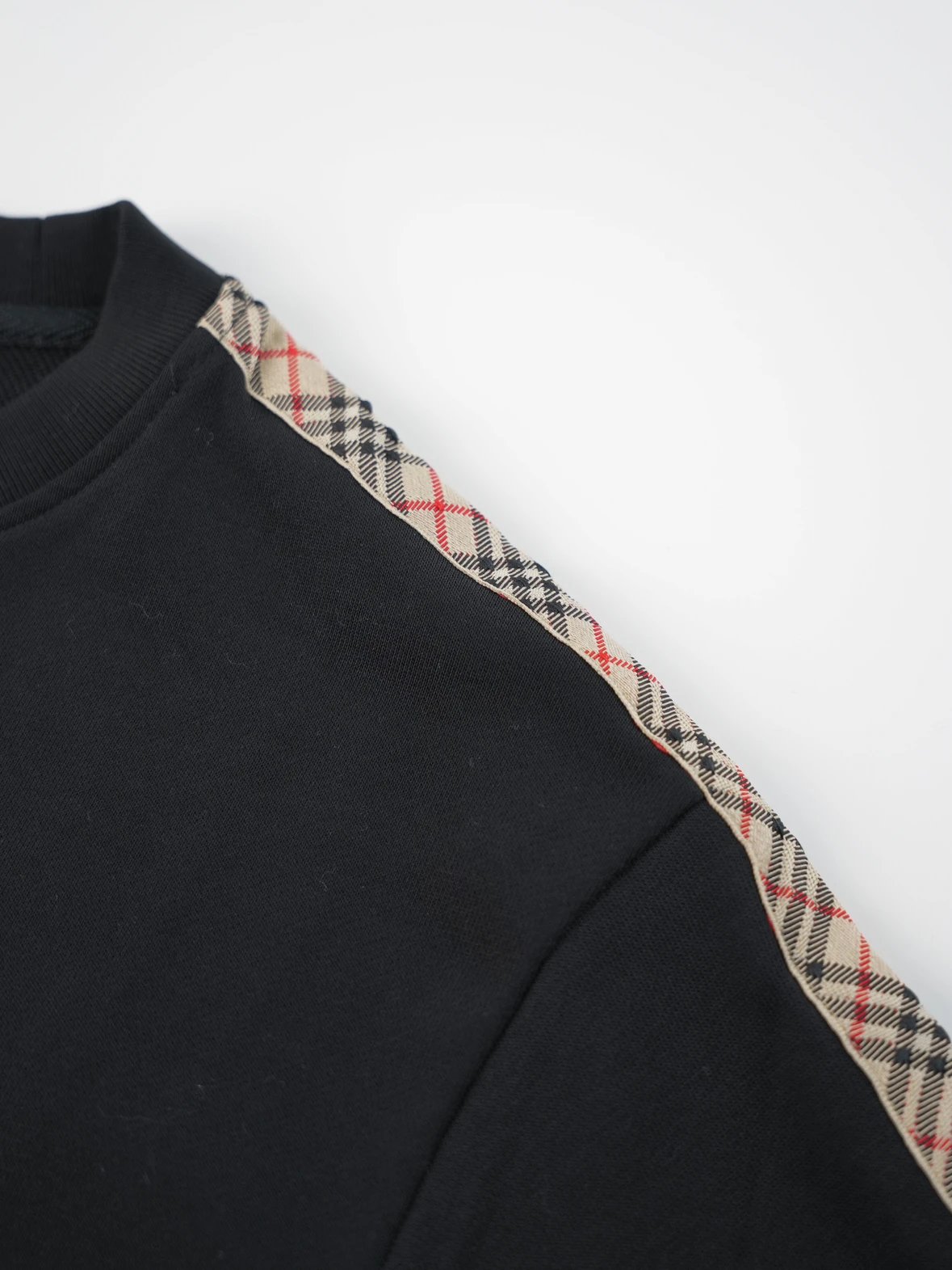 Item ID 8075 BBR-FW25- Ribbed trim -“ Exclusive high-end webbing ” round neck sweat