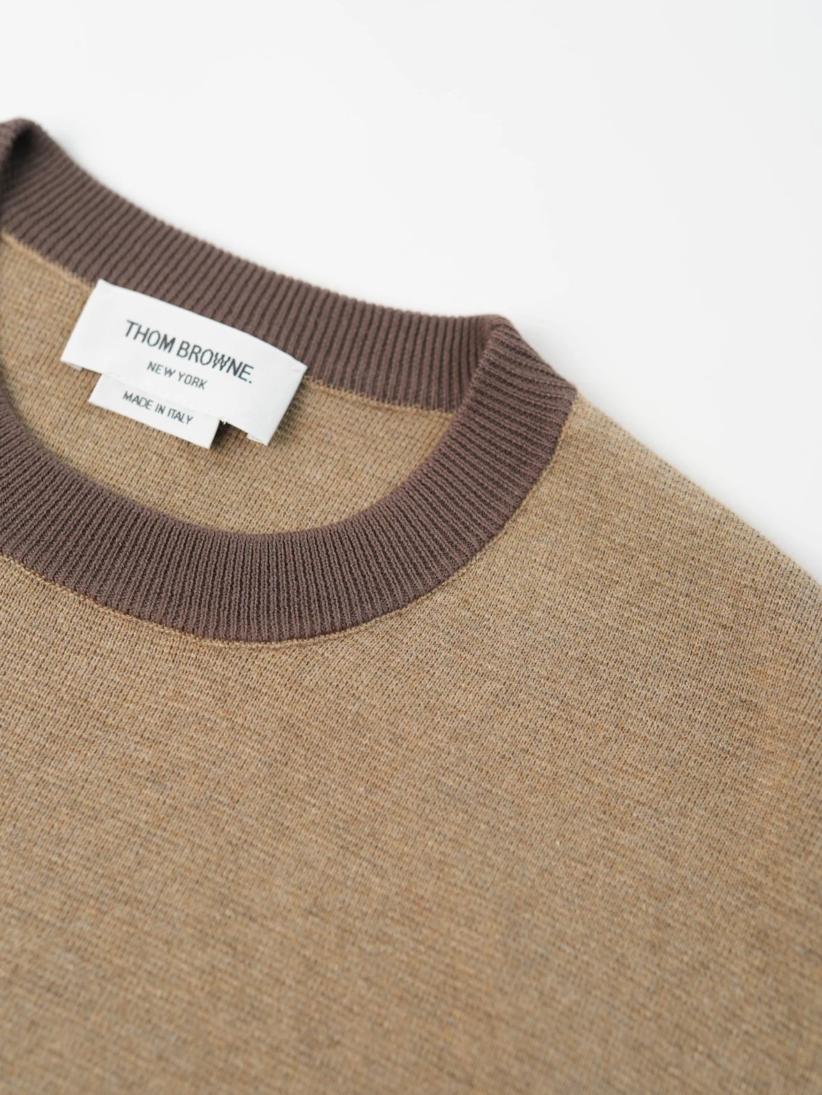 Item ID 8093 THOMBR0WNE-TB-“ natural black horns ”“ Custom dyed three-color webbing