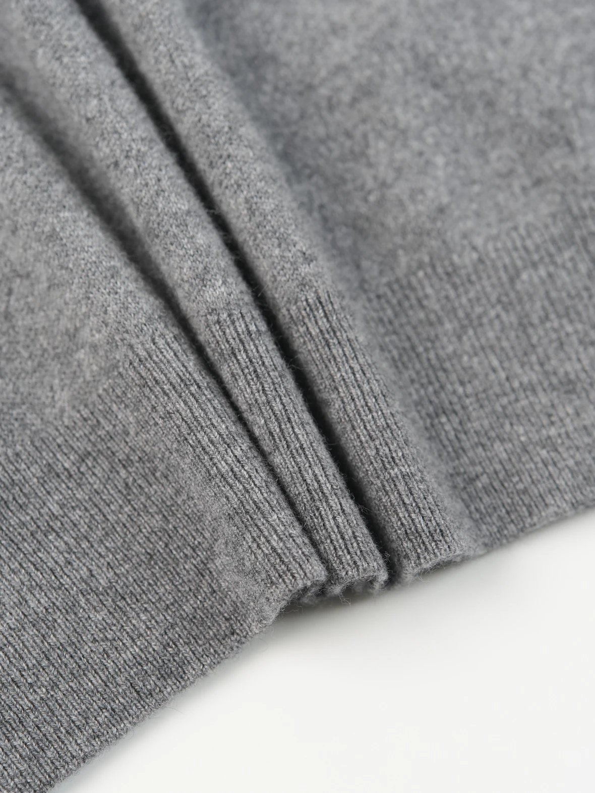 Item ID 8074 BBR Cashmere wool crew neck sweater “90% wool ➕10% Cashmere ”- Basulan
