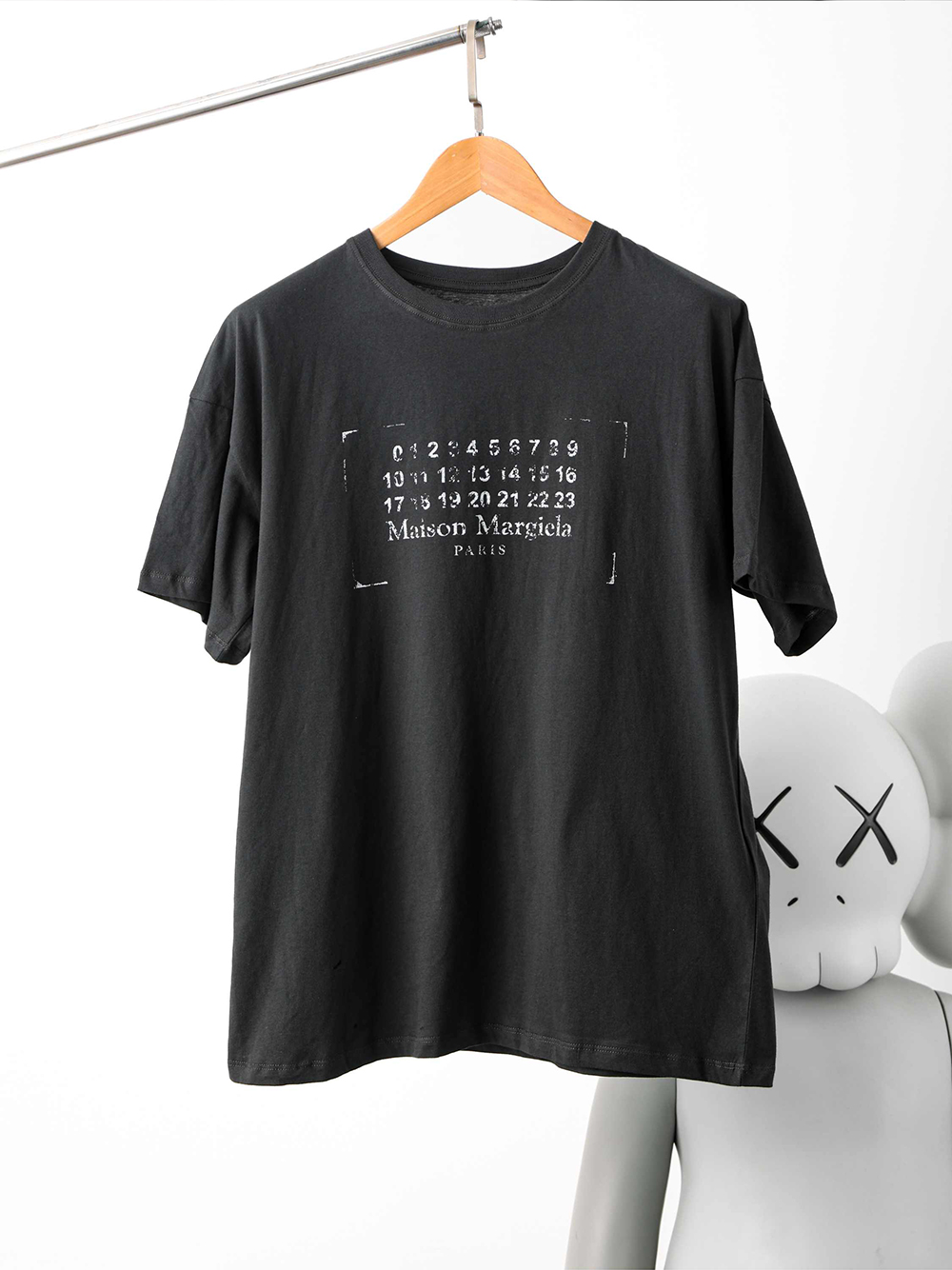 Item ID 8324 Ma1son-Margiela -2022ss-mm6- Blurred Box Calendar Printed Short Sleeve