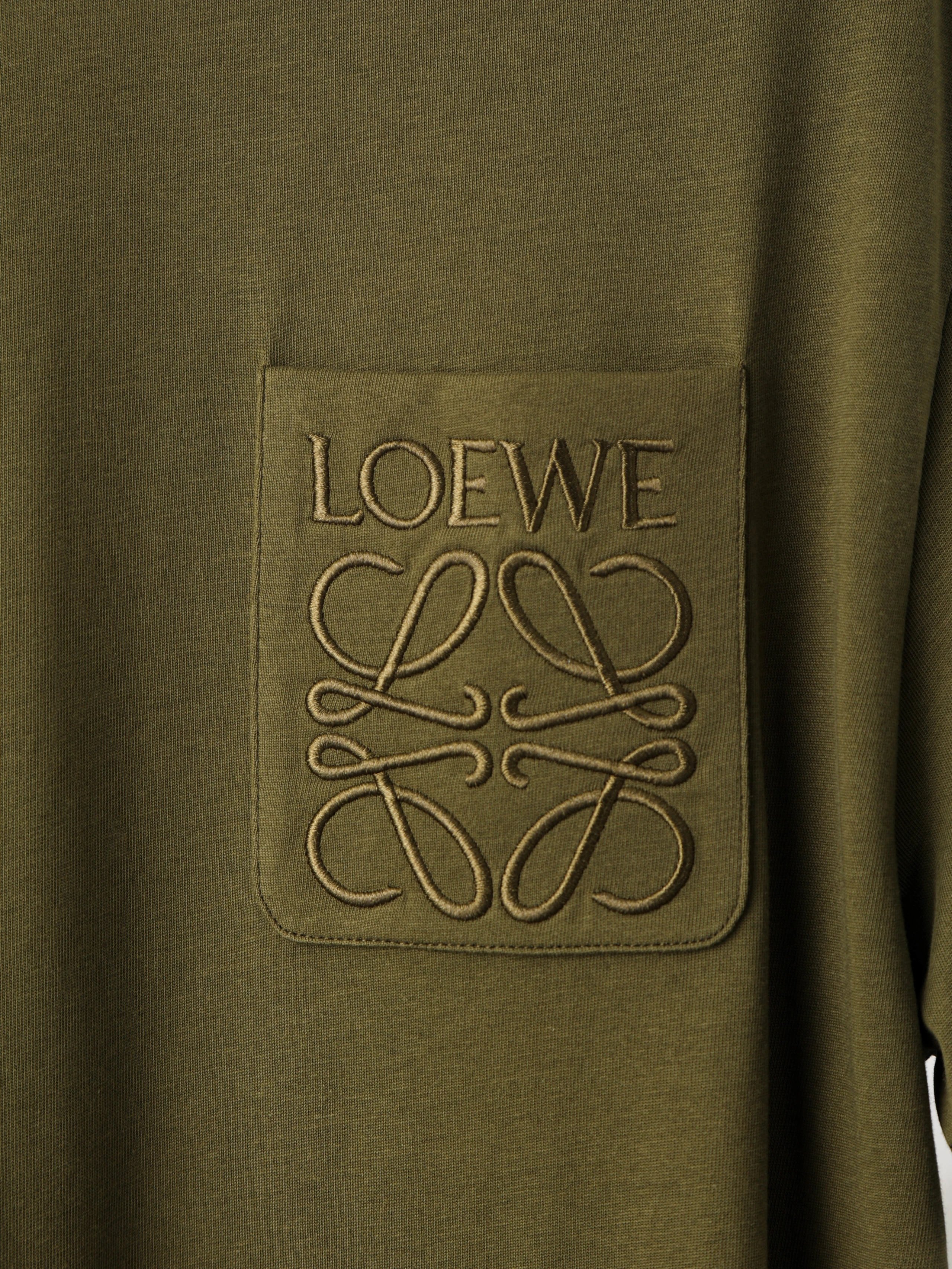 Item ID 8319 L0EWE-Roewe -2025s Pocket Embroidered Basic Round Neck Short Sleeve -