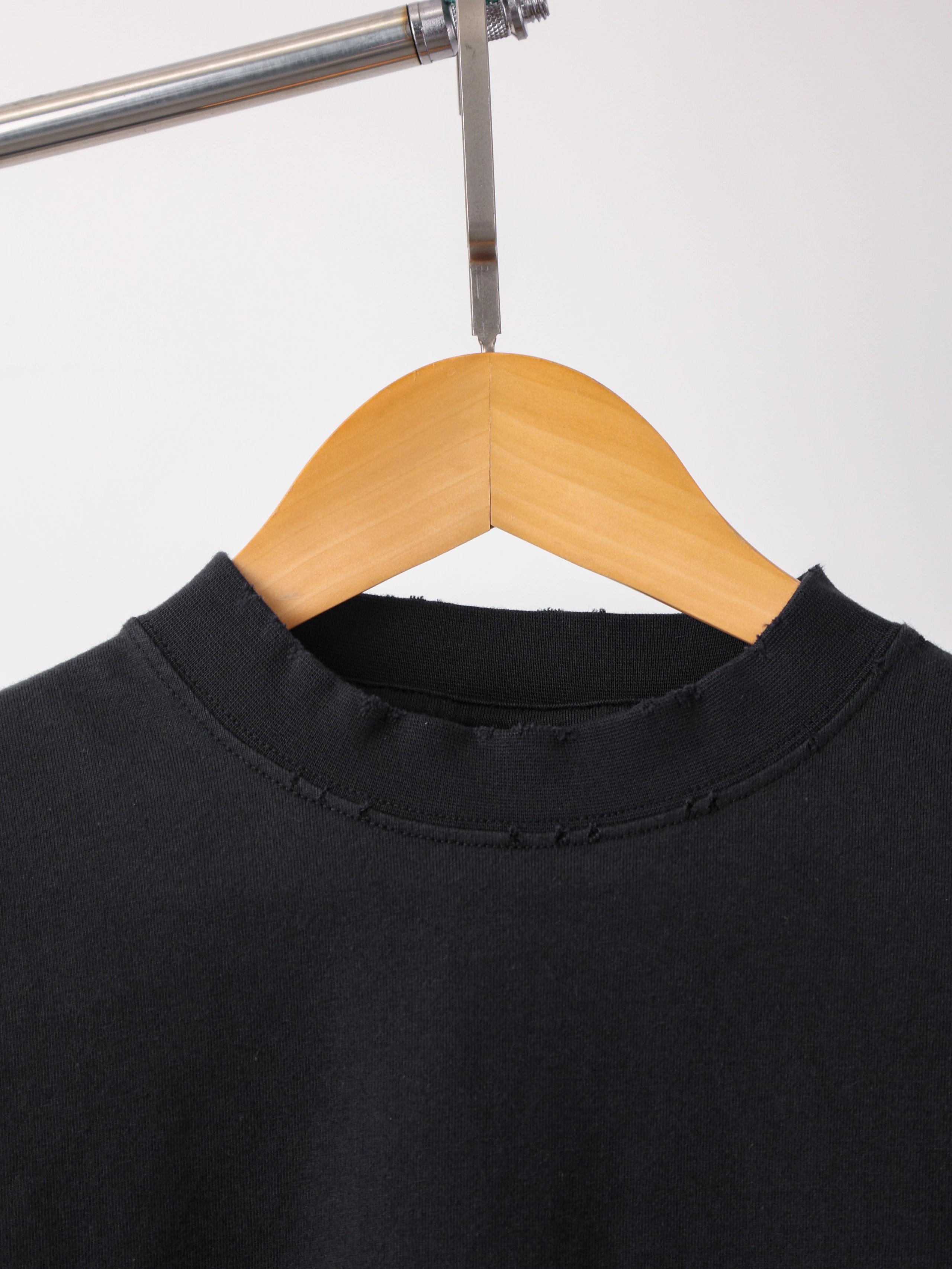 Item ID 8282 Balenc1aga- Paris -2025ss- Embossed Ink Mountain Oil Painting Letters