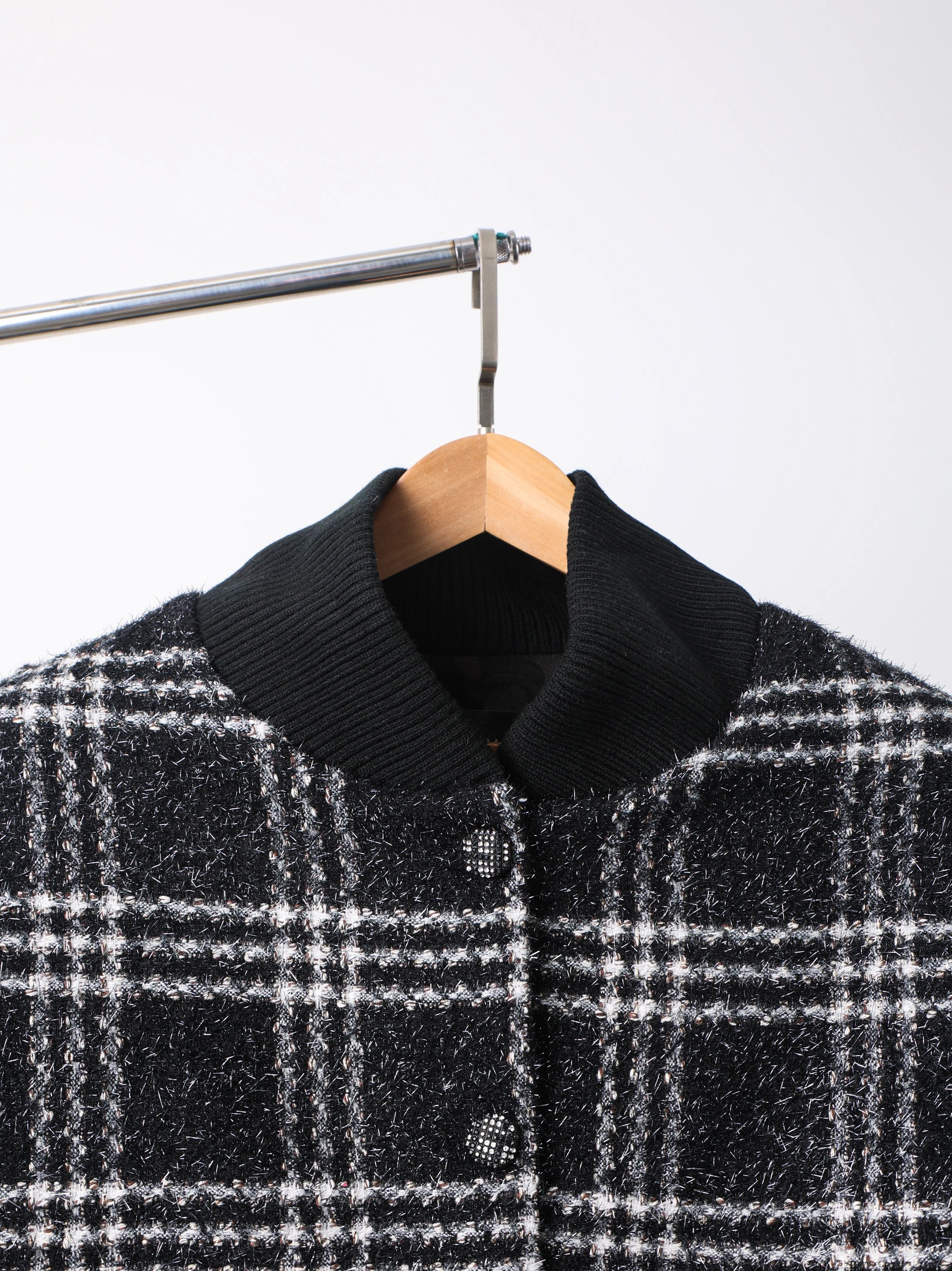 Item ID 8026 CHANE1- Chanel 22k Tweed Black and White Checkered Floral Coat - Black