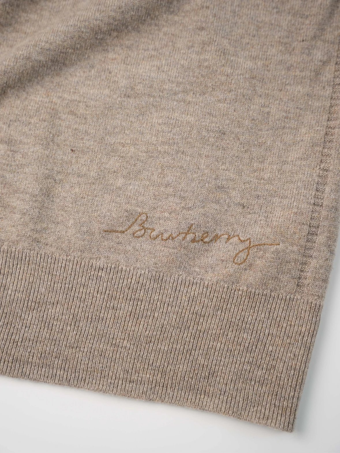 BBR embroidered signature sweater cardigan “97% cashmere ➕3% polyester