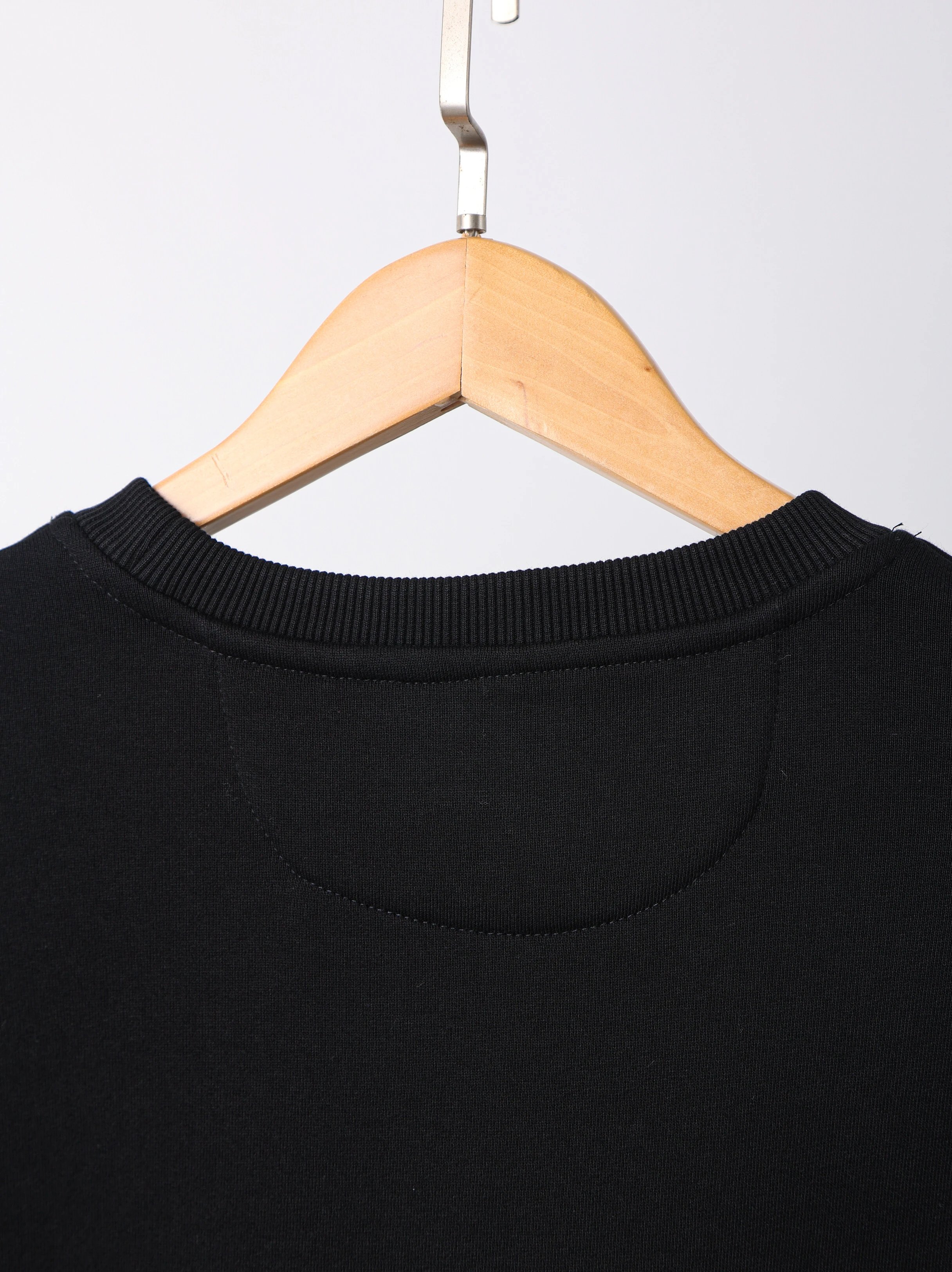 Item ID 8080 FEND1- Fendi -2024ss- Chest classic old-fashioned leather sweatshirt -