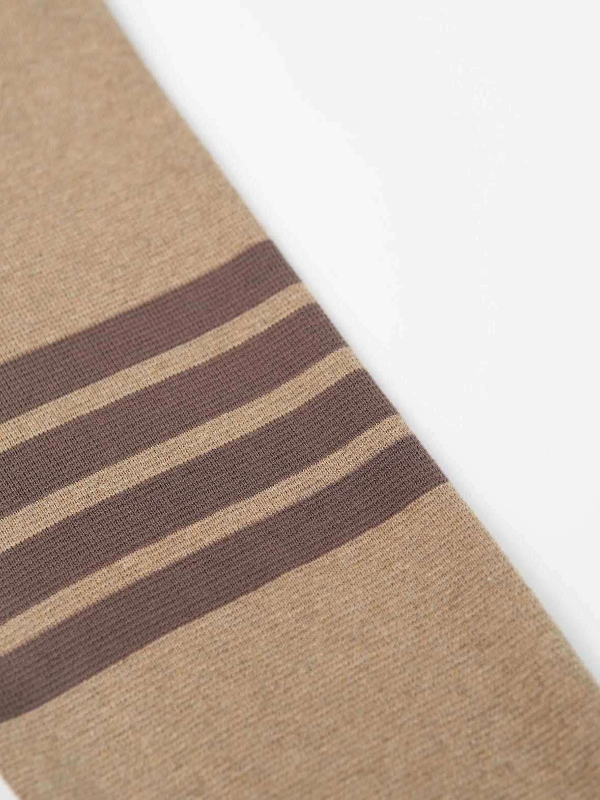 Item ID 8093 THOMBR0WNE-TB-“ natural black horns ”“ Custom dyed three-color webbing