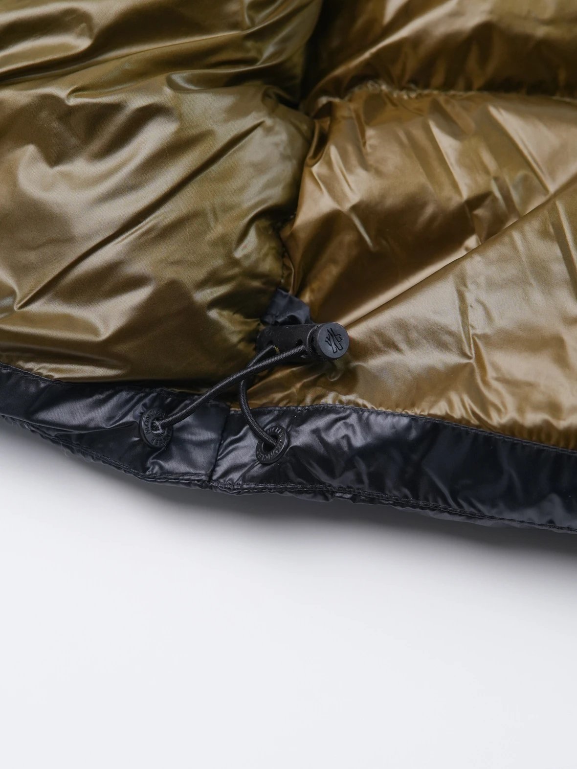 Item ID 8121 M0 include Tripiti - _Double layer high-density nylon fabric_ _Nationa