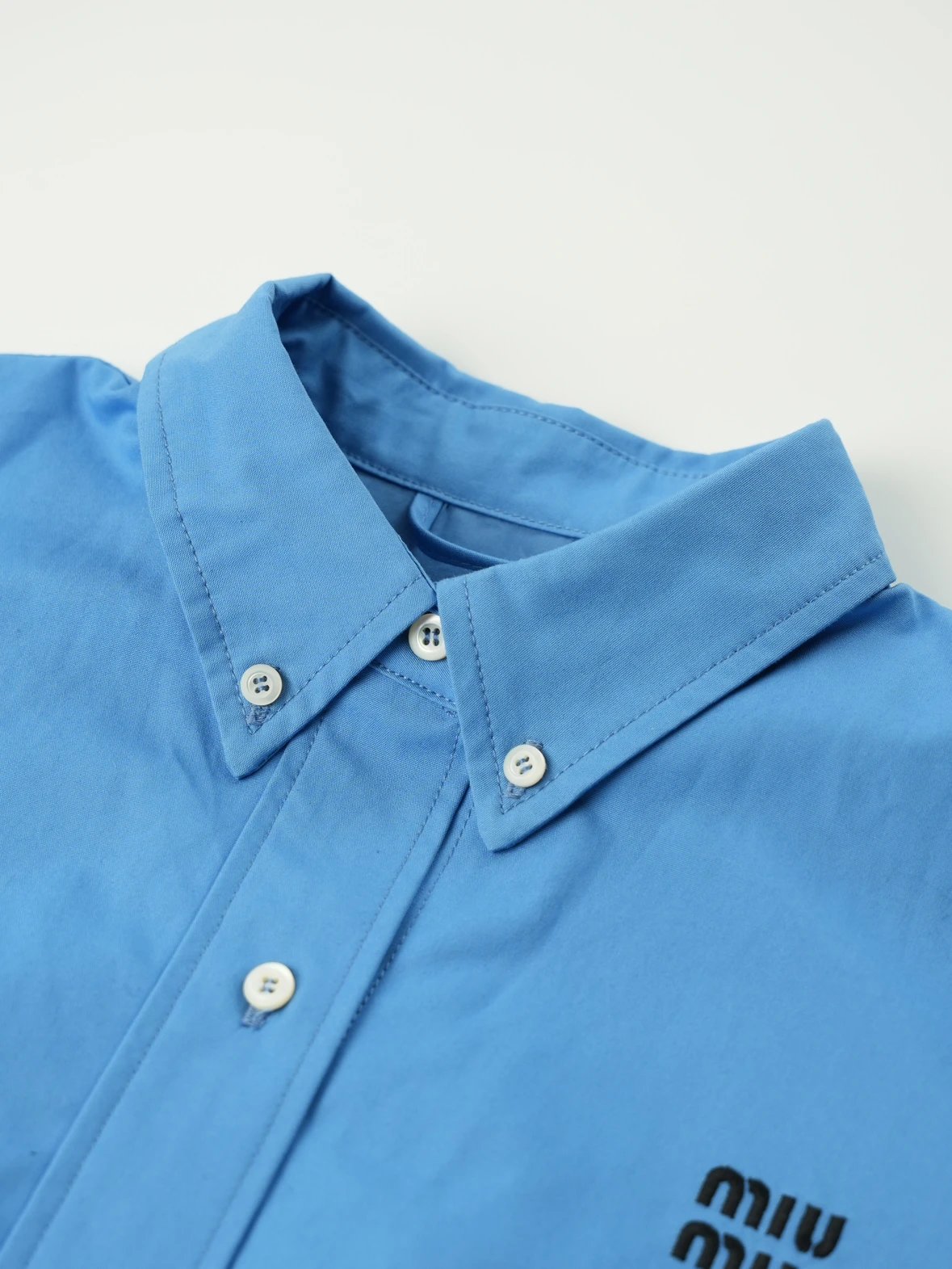 Item ID 8034 M1U-M1U Miu - SS25- _32 piece double stranded silk fabric_ summer coll