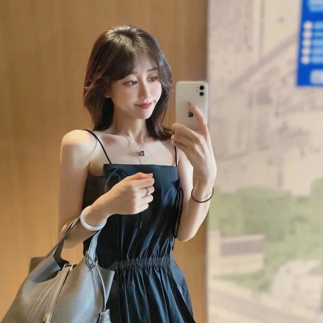 Item ID 8372 Baoge -BGR- Takaraya - Charity Little Red Man Black Ceramic Pendant S9