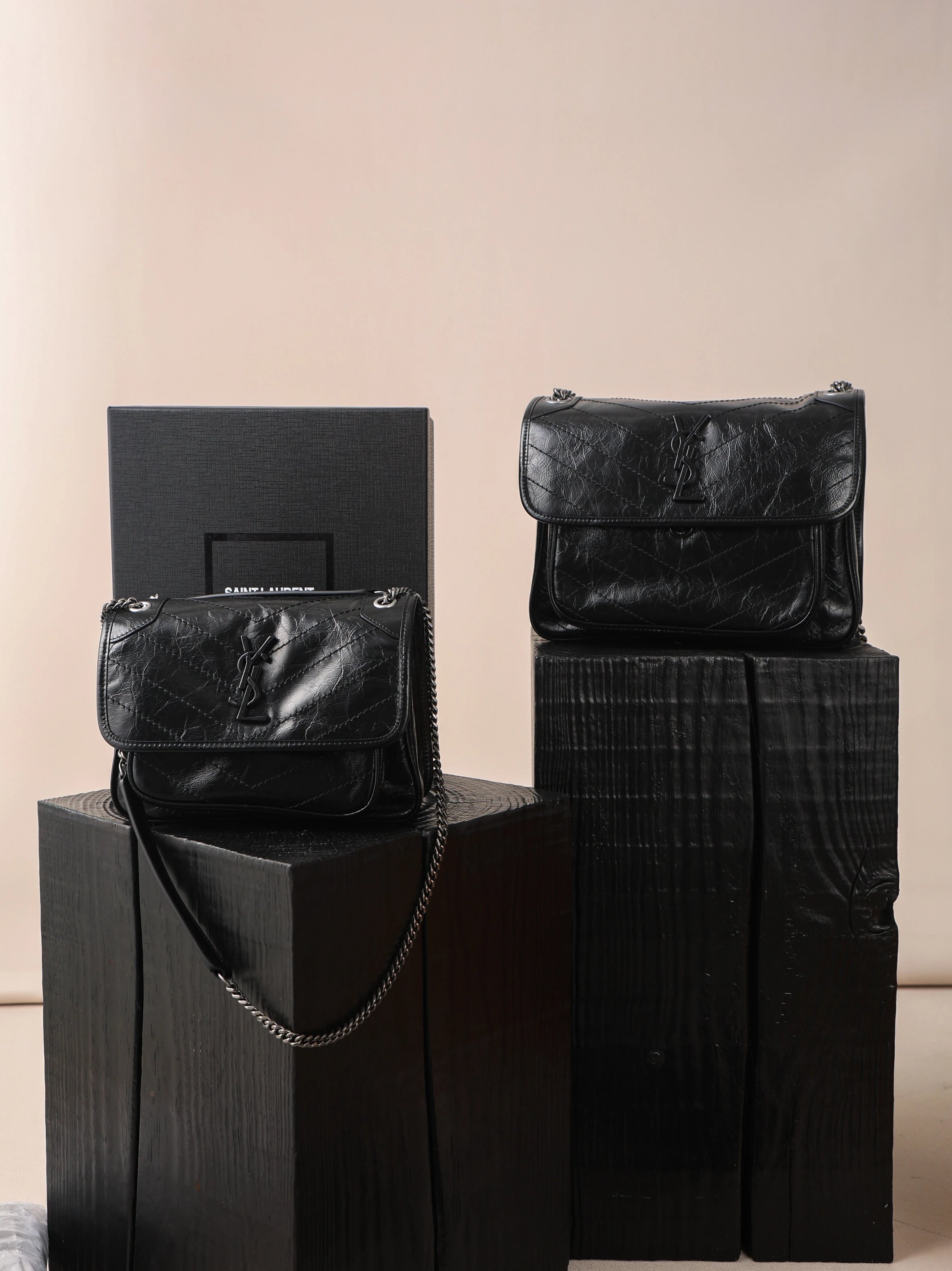Item ID 8515 Yevs-SL-YS1- Classic -NIKI- flip chain bag - Silver chain black label