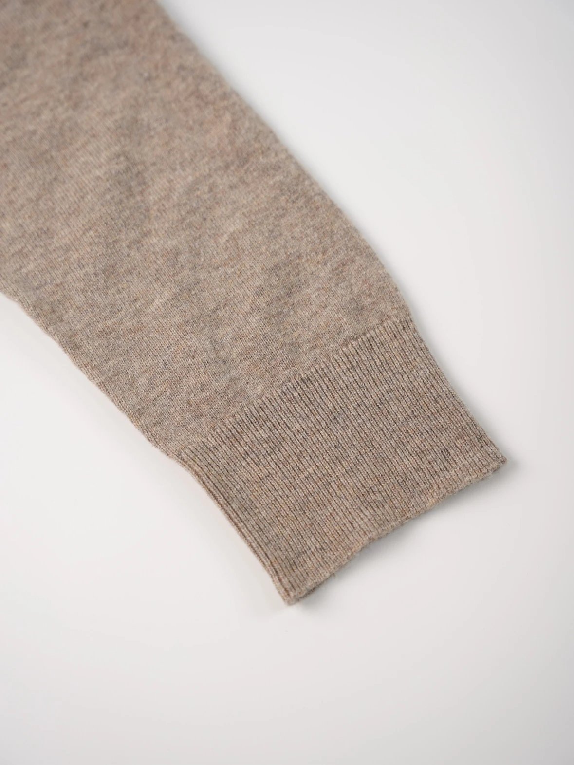 BBR embroidered signature sweater cardigan “97% cashmere ➕3% polyester