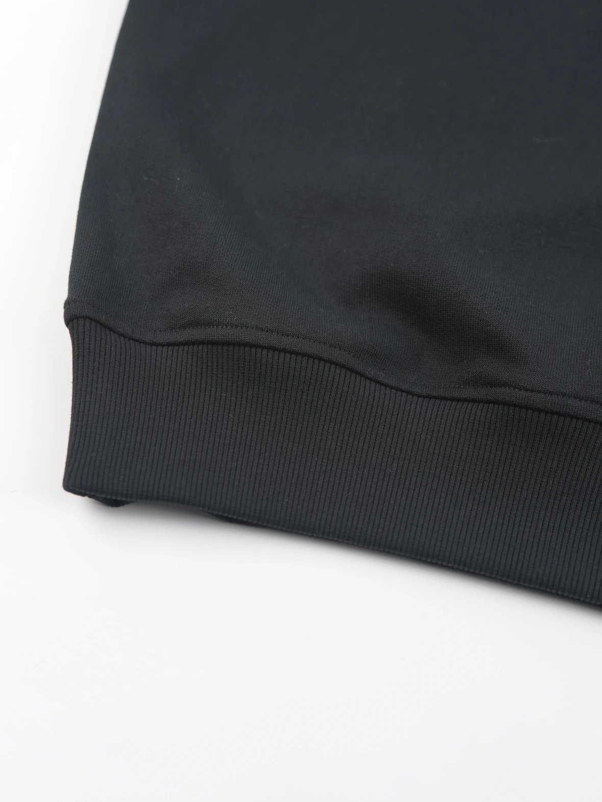 Item ID 8071 AMI spring sweatshirt - BEHRINGER Thousand Needle Embroidery Round Nec