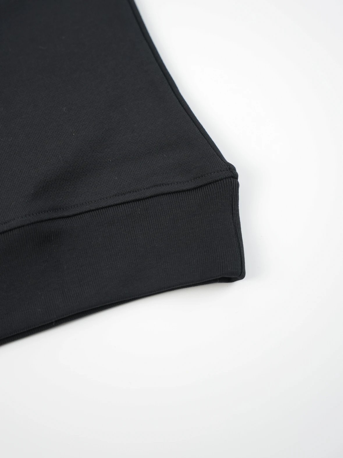 Item ID 8075 BBR-FW25- Ribbed trim -“ Exclusive high-end webbing ” round neck sweat