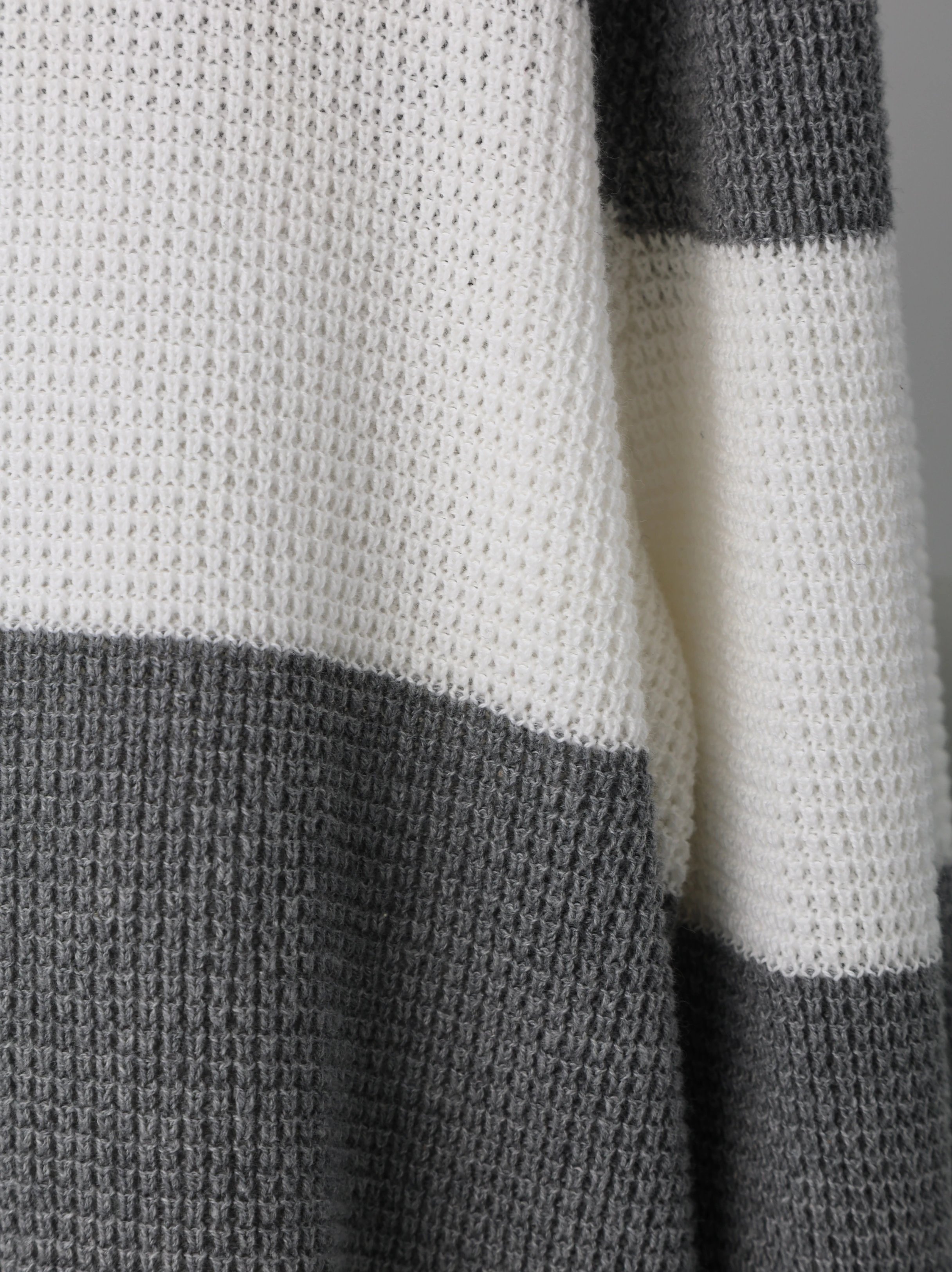 Item ID 8191 THOM-BR0WNE-TB-2024-ss-Grey white striped knitted polo shirt - Double
