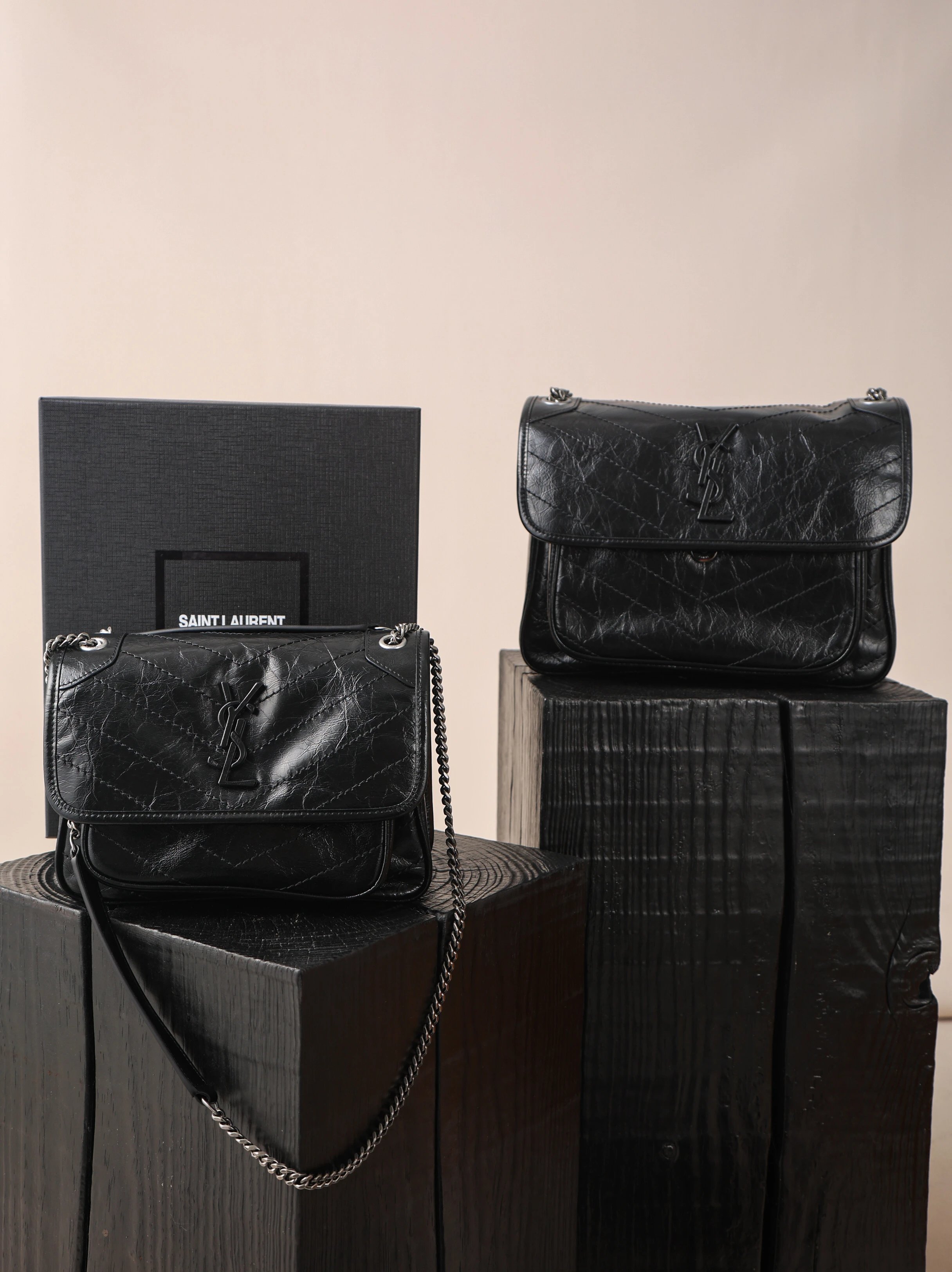 Item ID 8515 Yevs-SL-YS1- Classic -NIKI- flip chain bag - Silver chain black label