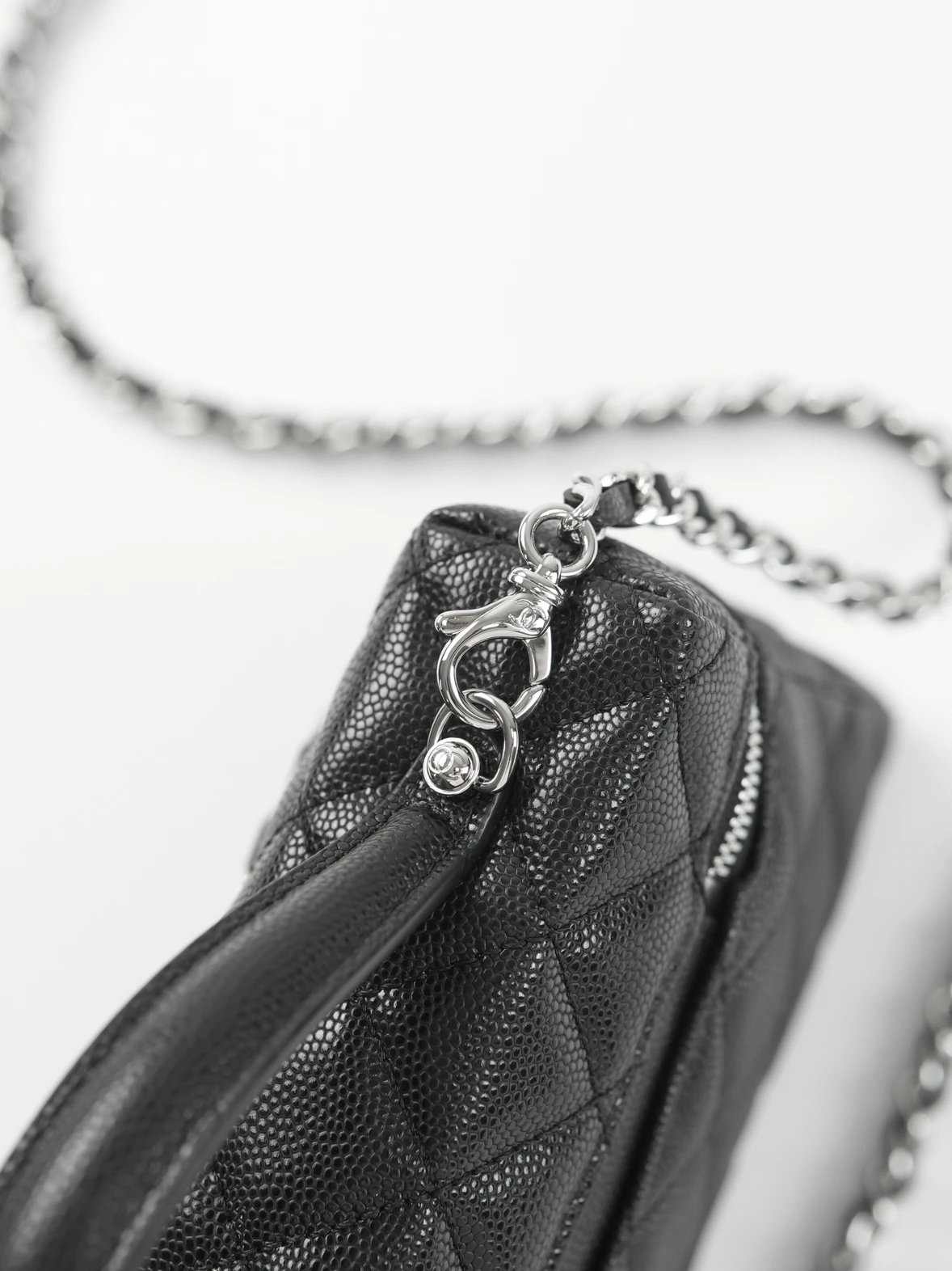Item ID 8458 CHANE1- _Exclusive Hardware Details_ 25B Star Series Brand Logo Diamon