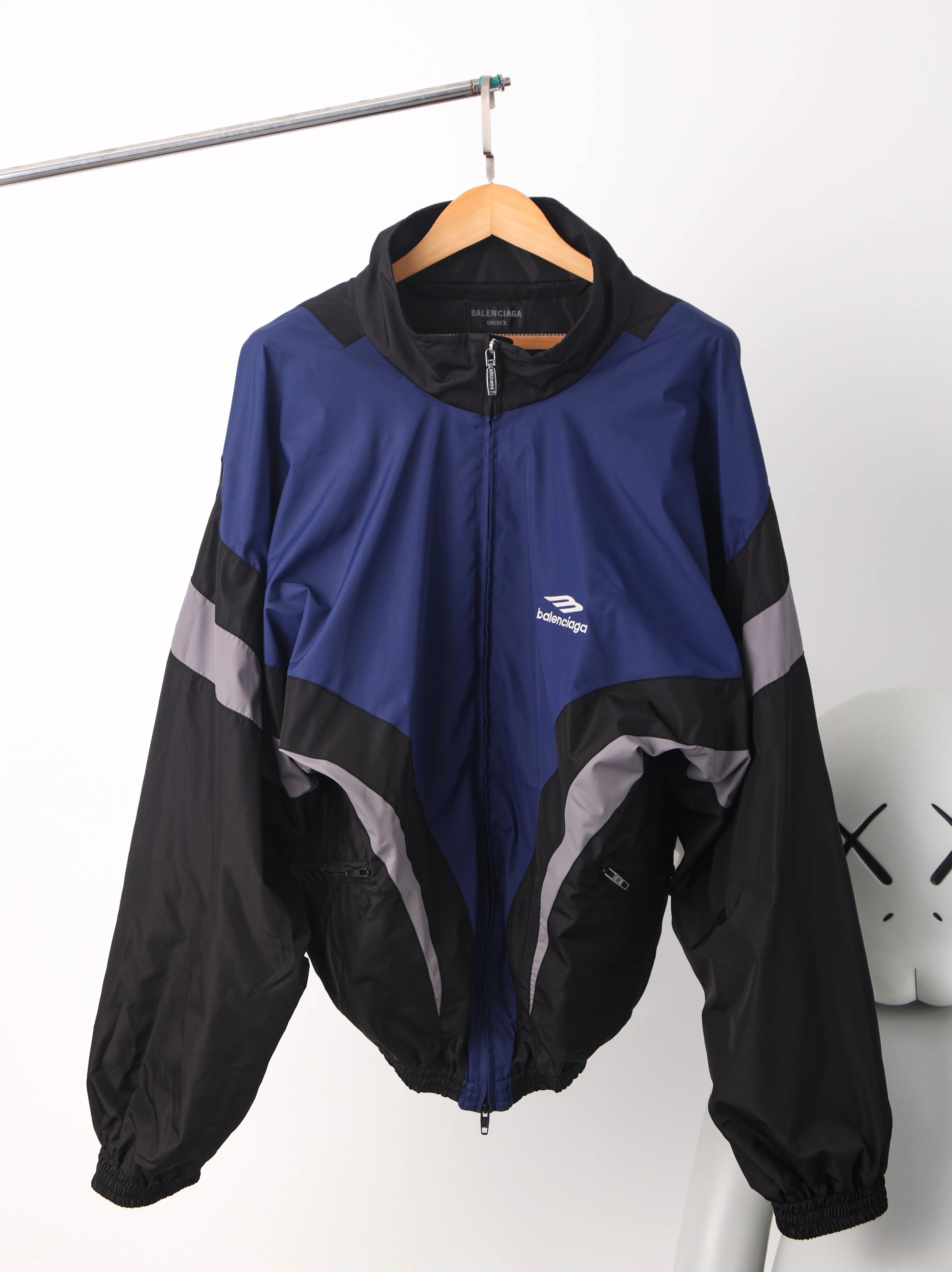 Item ID 8014 Balenc1@ga- Paris-2024SS - Tri color Spliced Windbreaker Coat - OVisiz