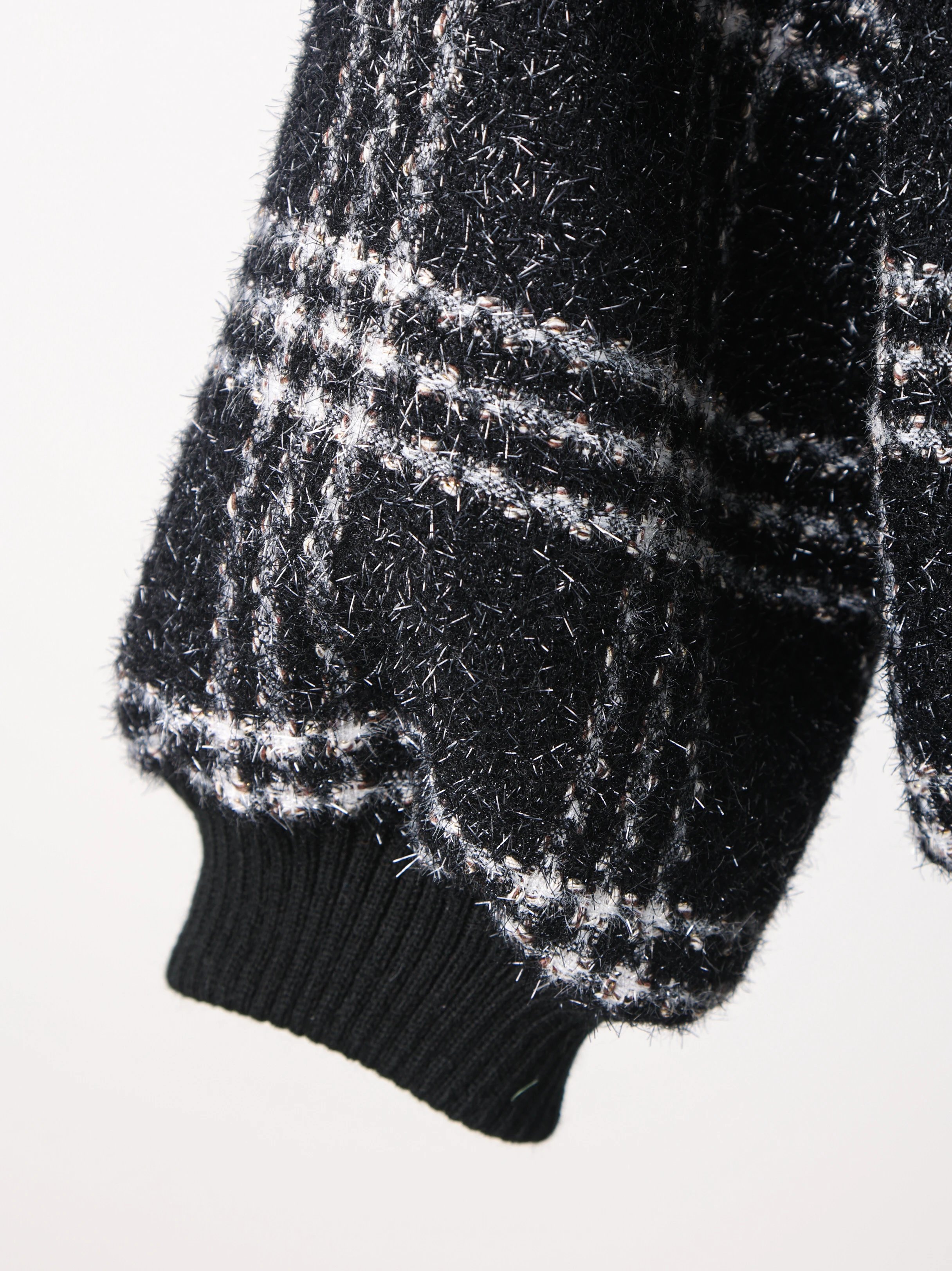 Item ID 8026 CHANE1- Chanel 22k Tweed Black and White Checkered Floral Coat - Black