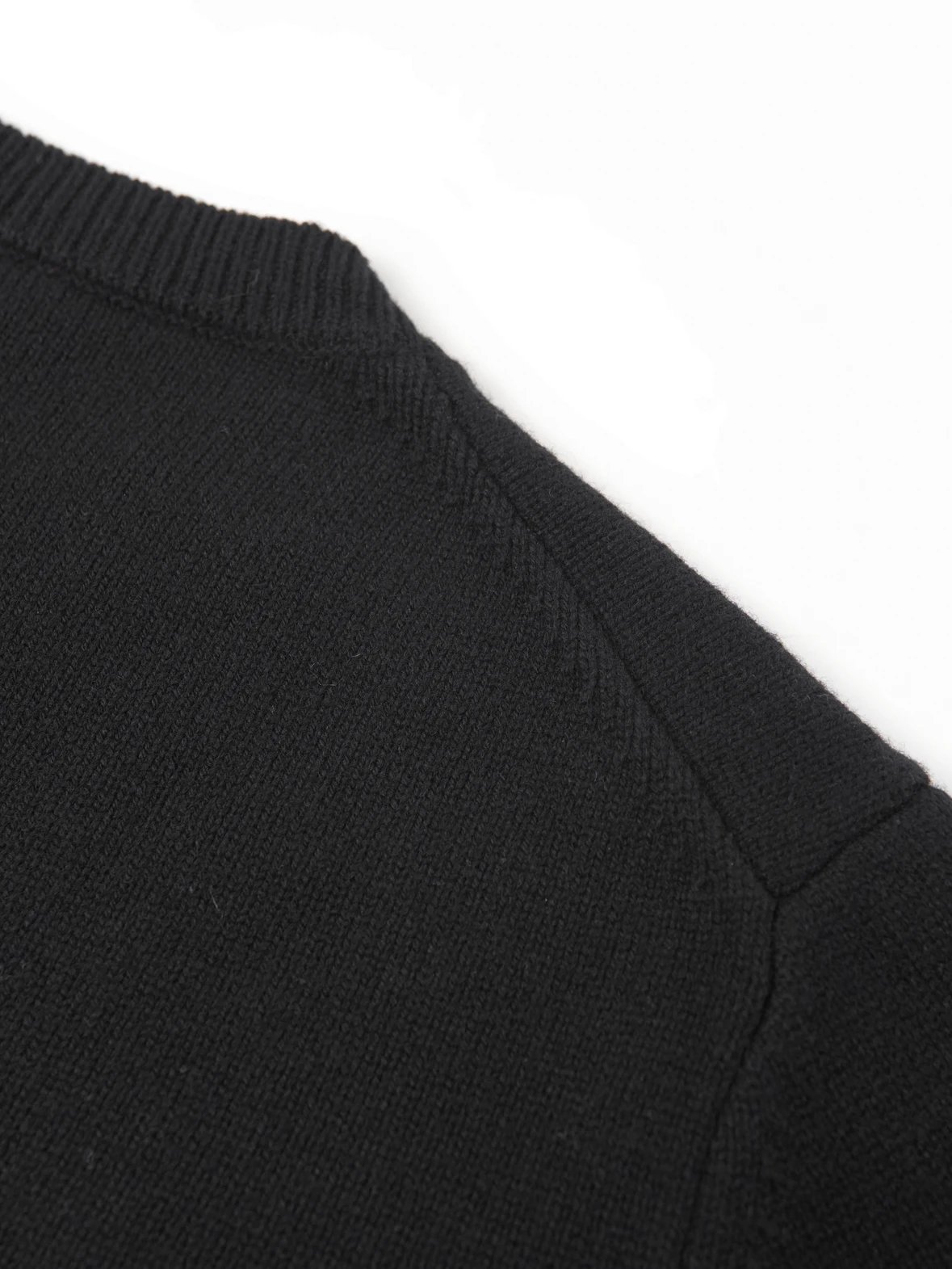 Item ID 8083 L0EWE Luo Yiwei “100% Superfine merino wool ”FW23Logo Embroidered roun