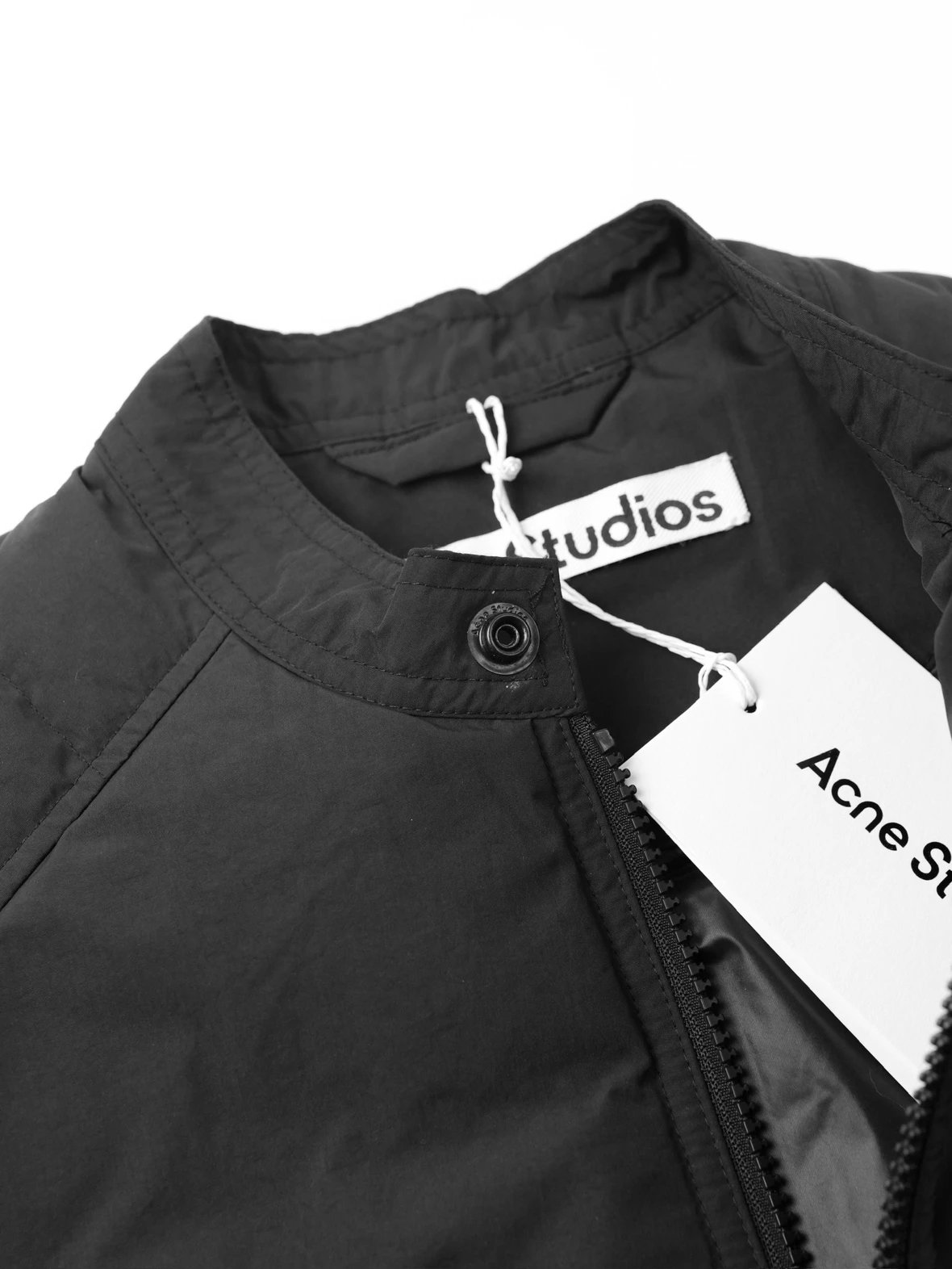 Item ID 8098 Acne SS25 Logo _National Standard 90 White Duck Down_ Solid Color Zipp