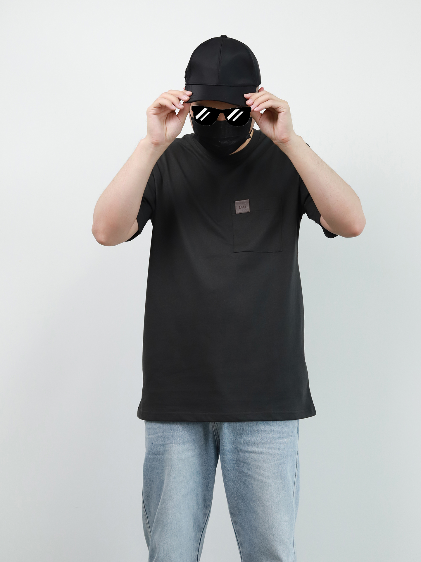 D1or Leather patch pocket washed tee